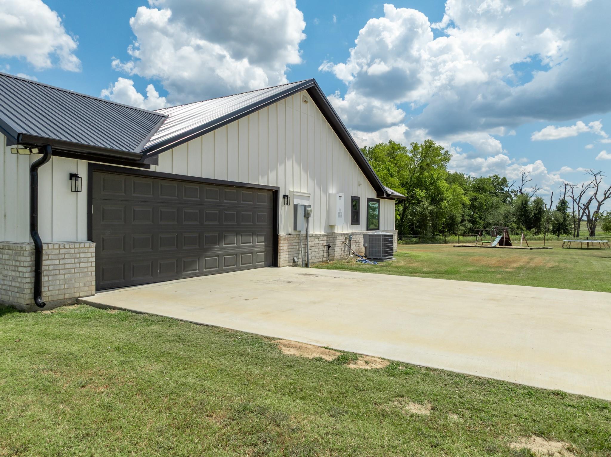 850 County Road 322, Rockdale, TX 76567