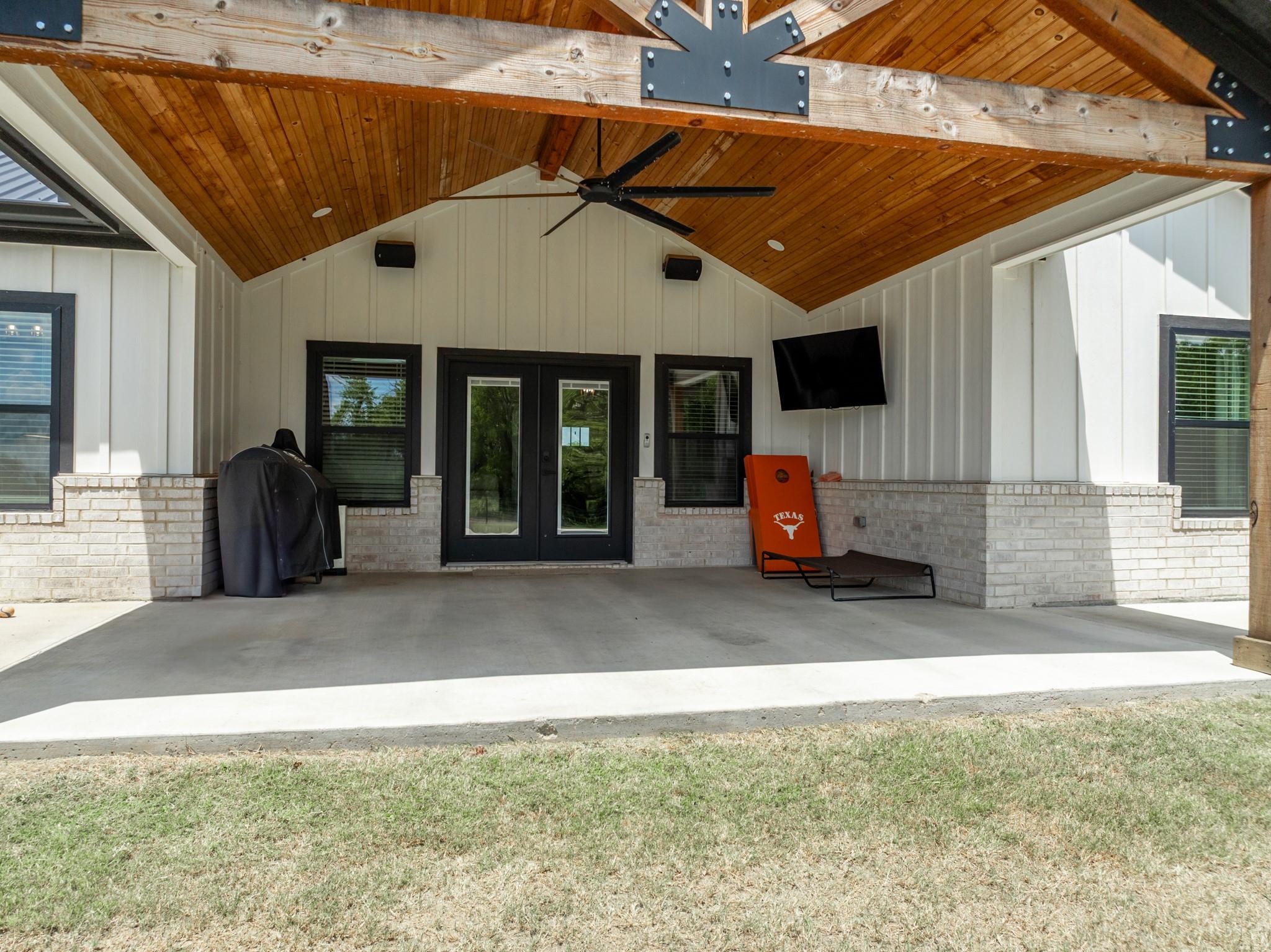 850 County Road 322, Rockdale, TX 76567