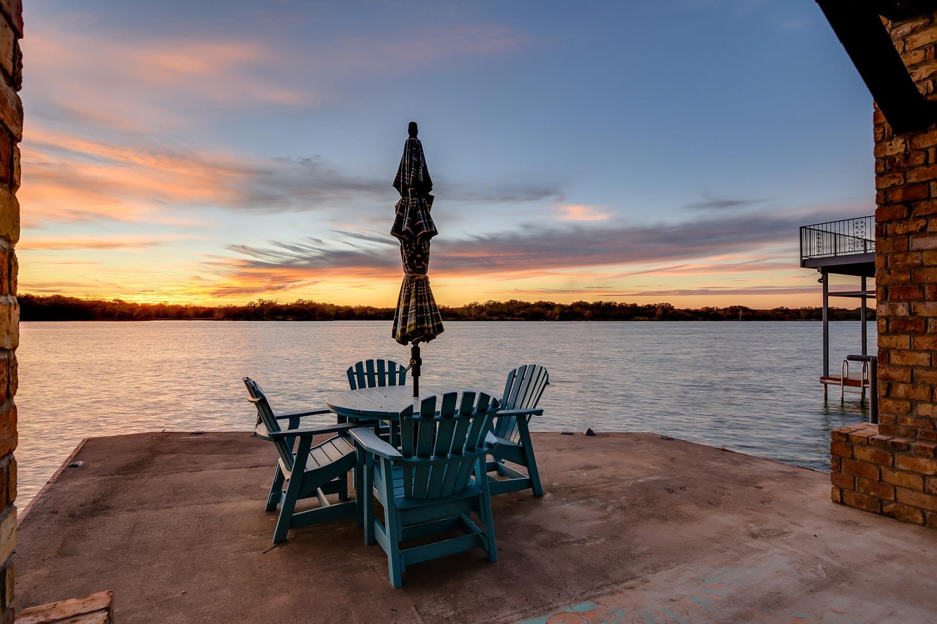 1004 Circle Dr, Kingsland, TX 78639