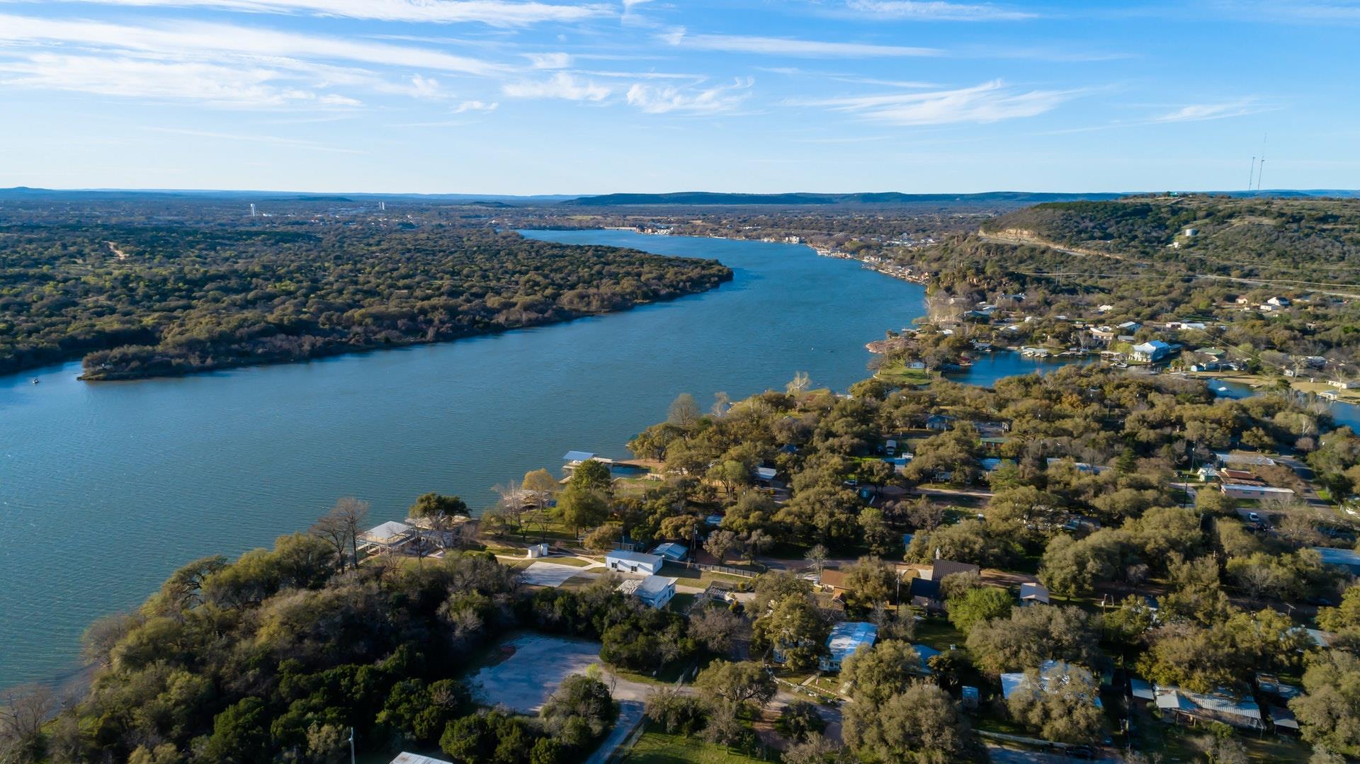 1004 Circle Dr, Kingsland, TX 78639