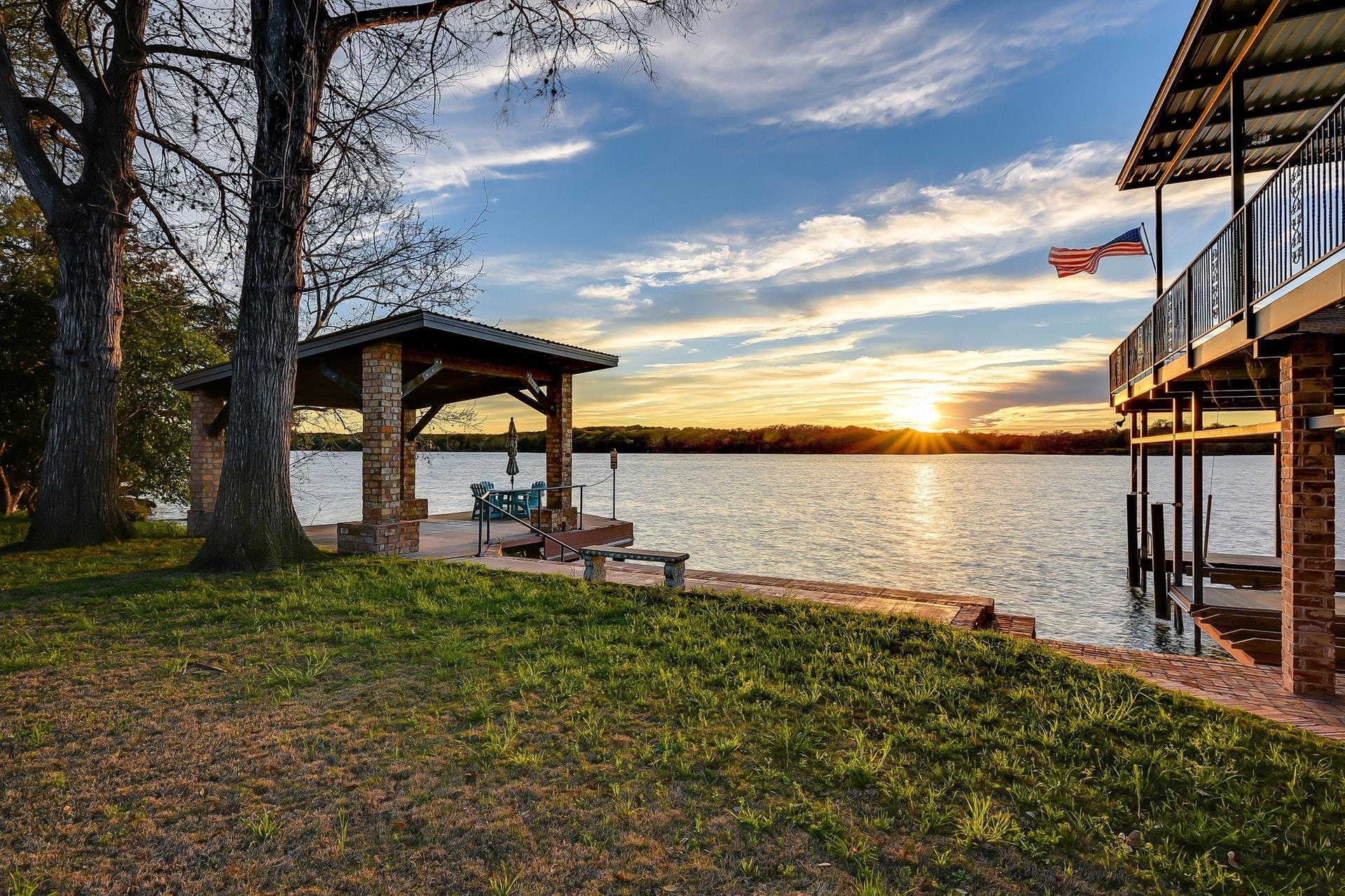 1004 Circle Dr, Kingsland, TX 78639