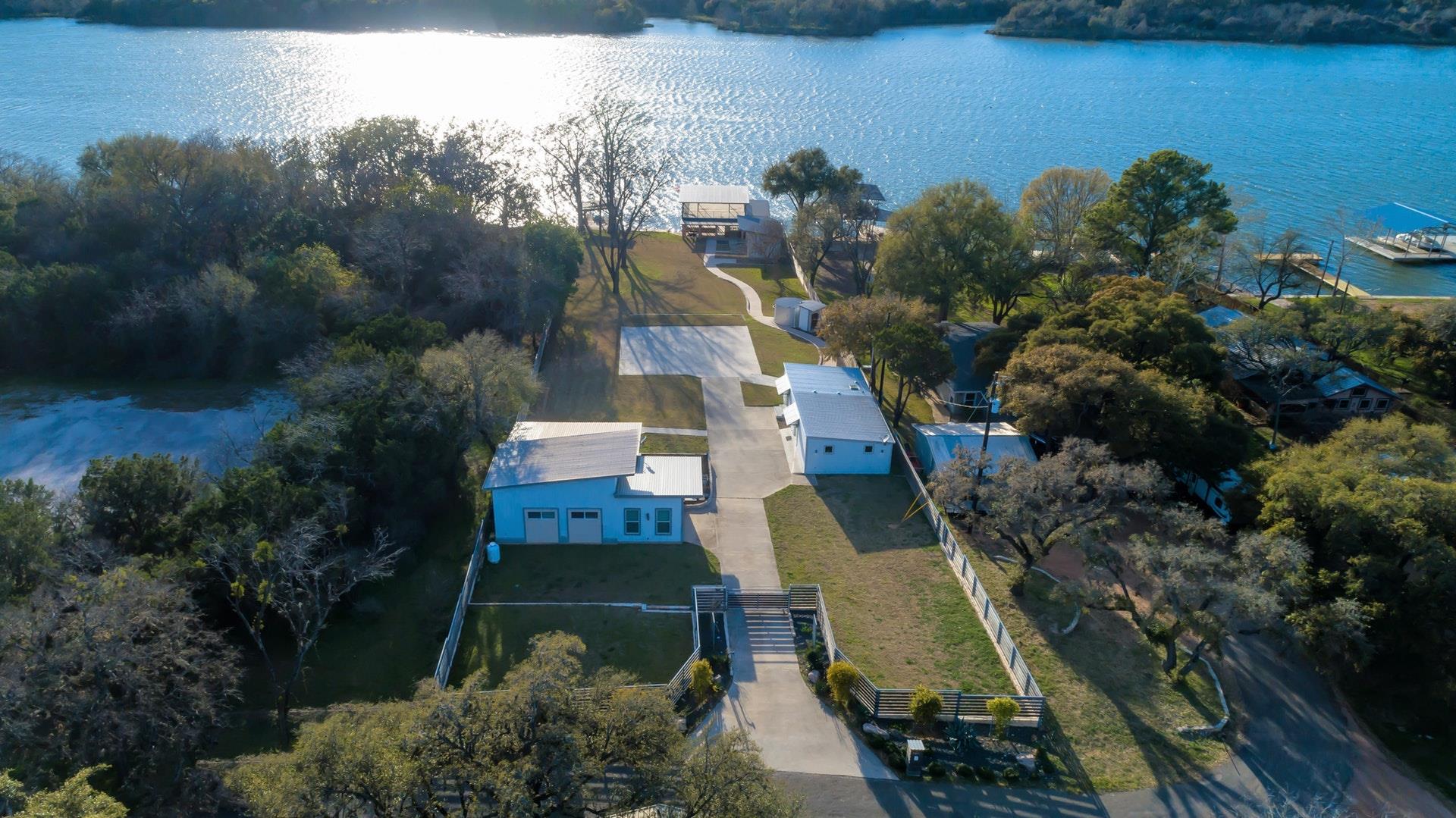 1004 Circle Dr, Kingsland, TX 78639