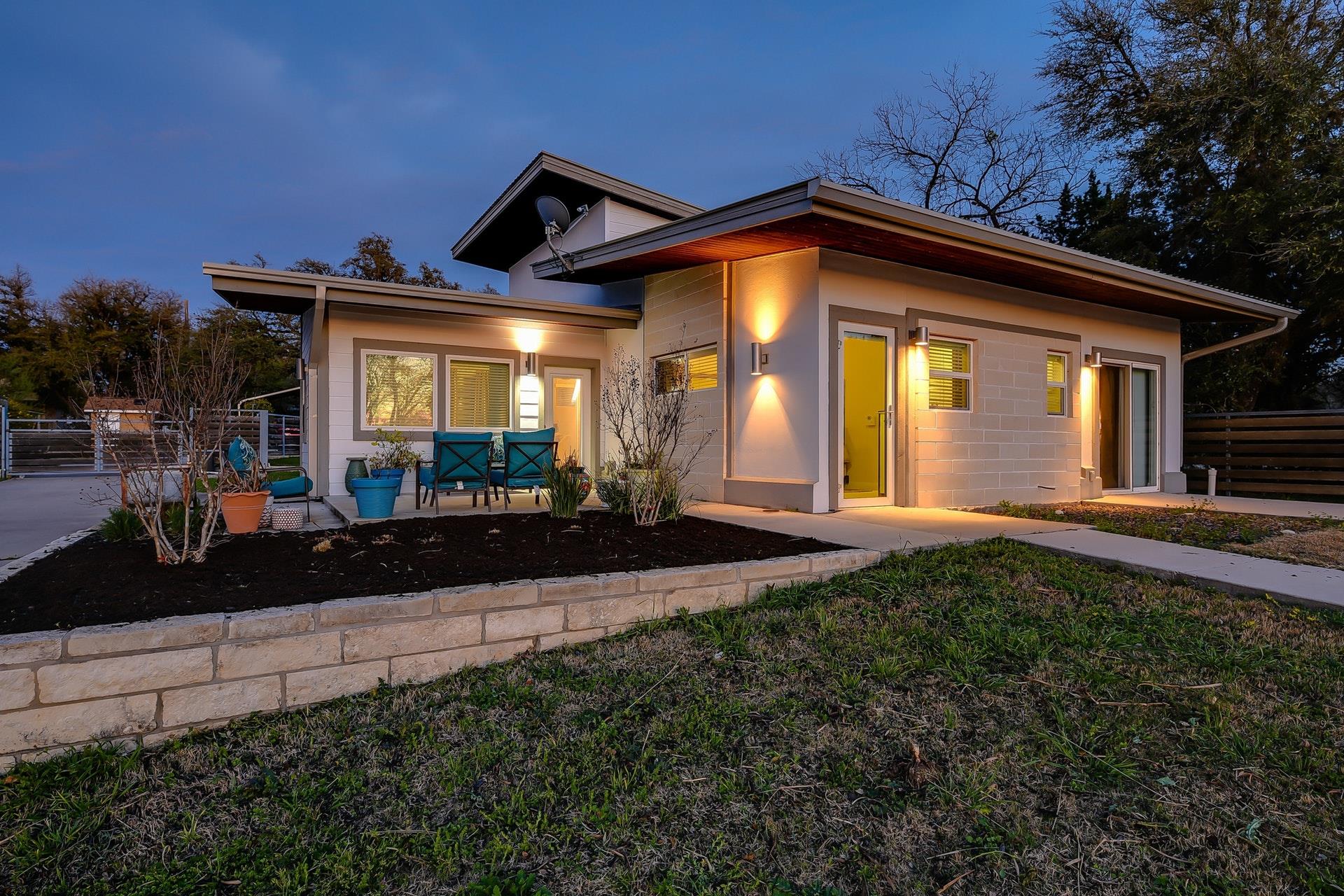 1004 Circle Dr, Kingsland, TX 78639