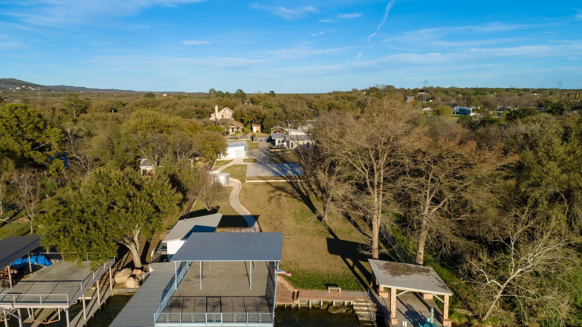 1004 Circle Dr, Kingsland, TX 78639