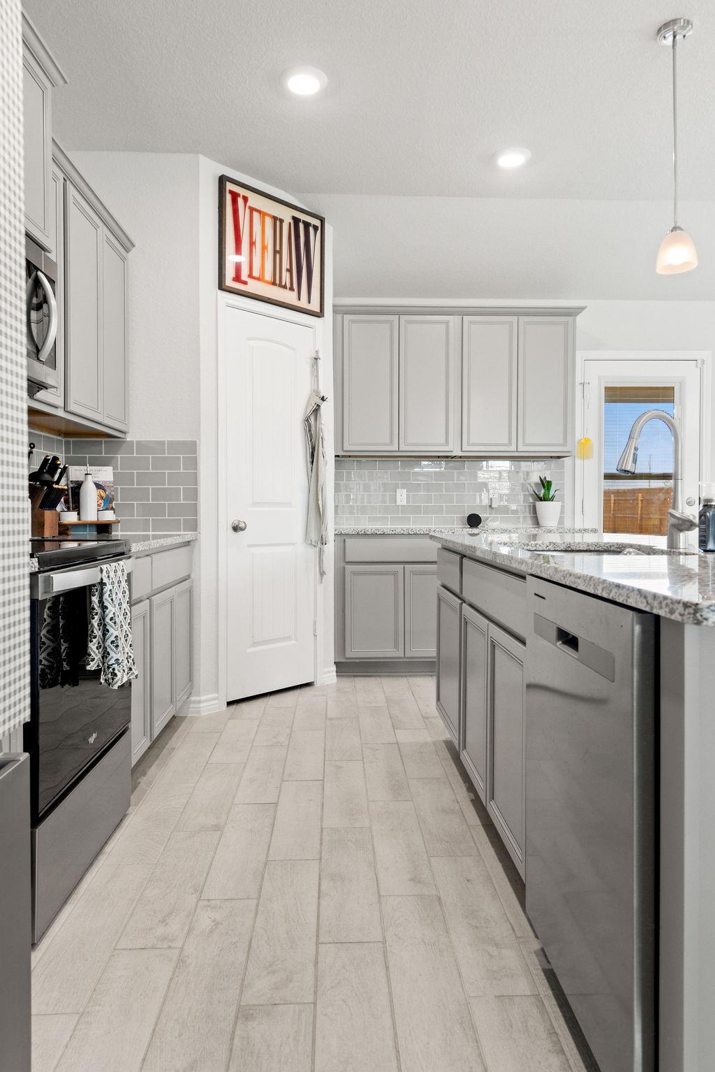 213 Gauge Rd, Thorndale, TX 76577