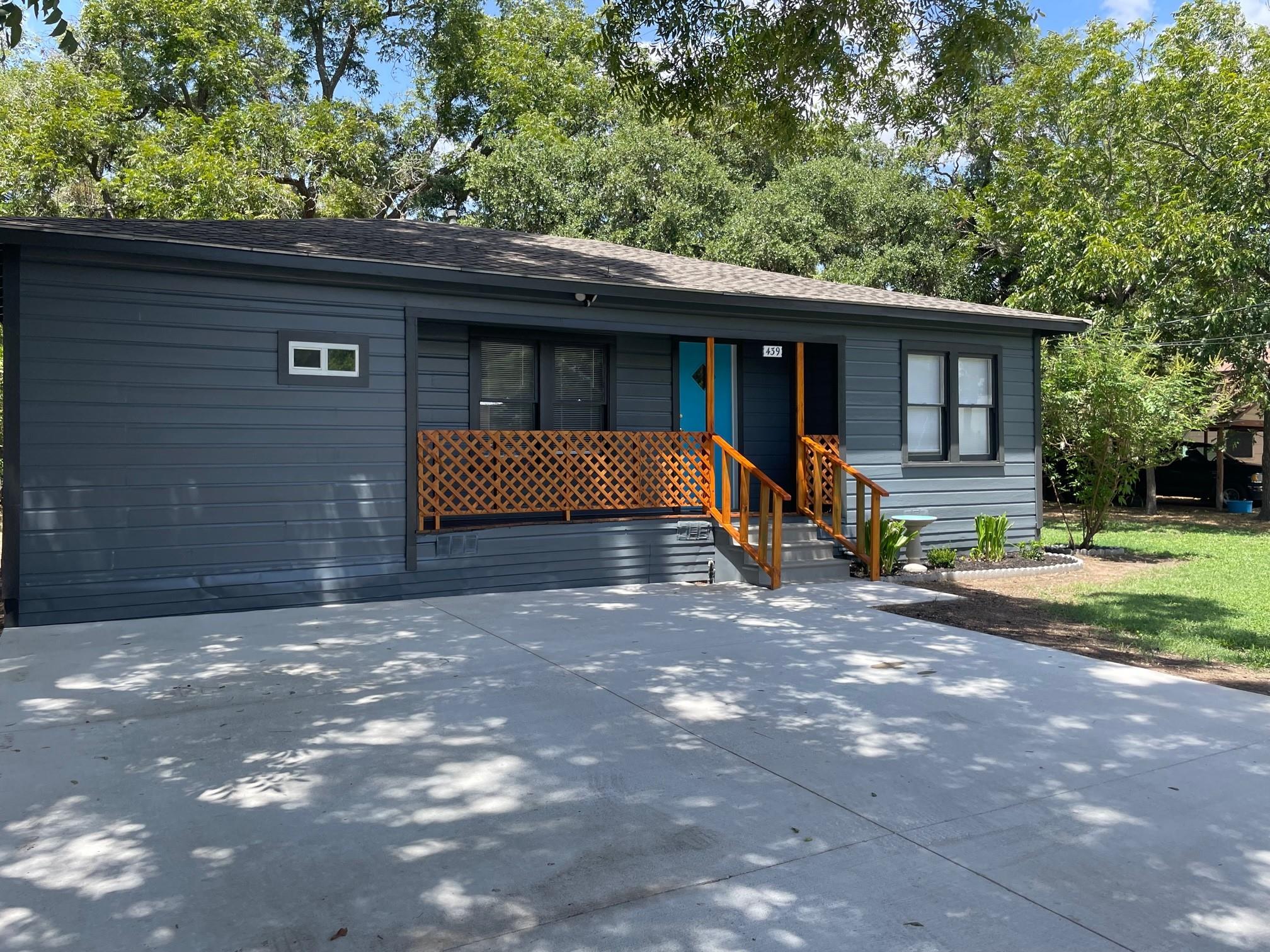 439 East Lafayette St, La Grange, TX 78945
