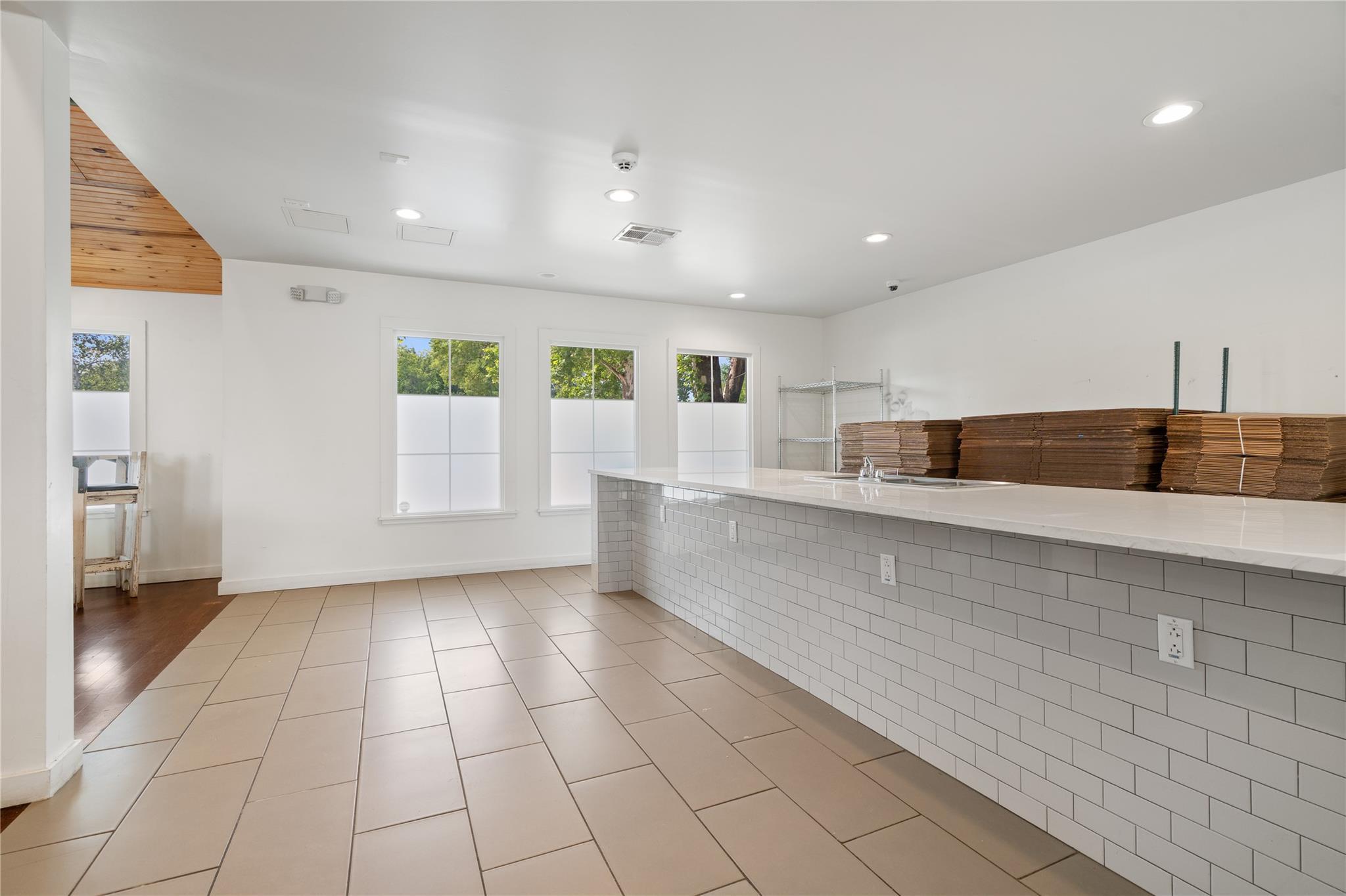 502 Thompson Ln, Austin, TX 78742