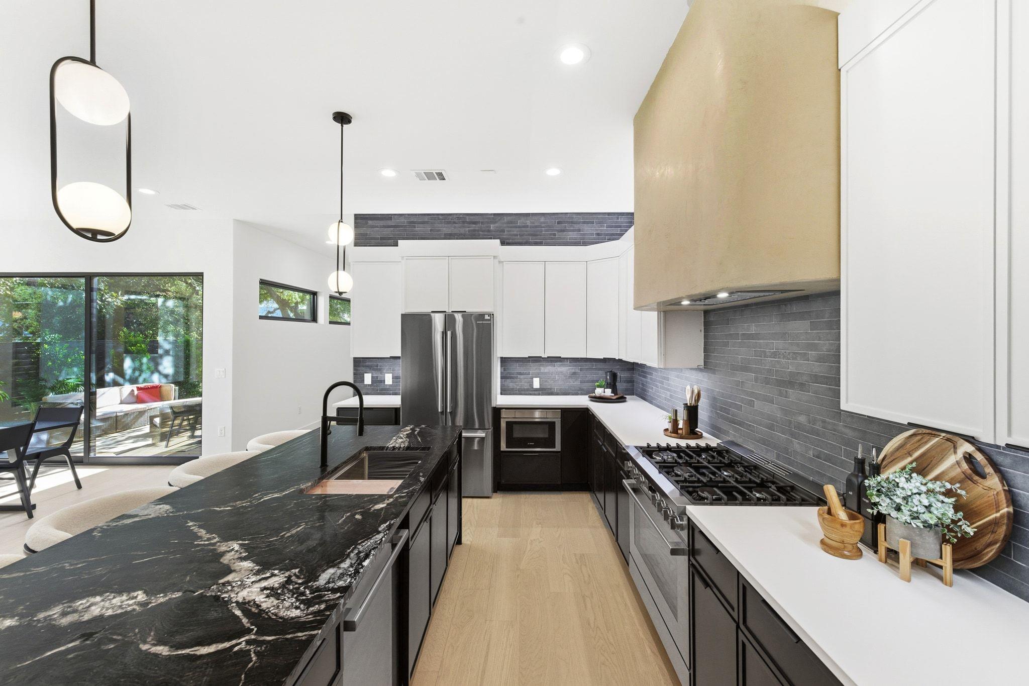 711 Kinney Ave, Austin, TX 78704