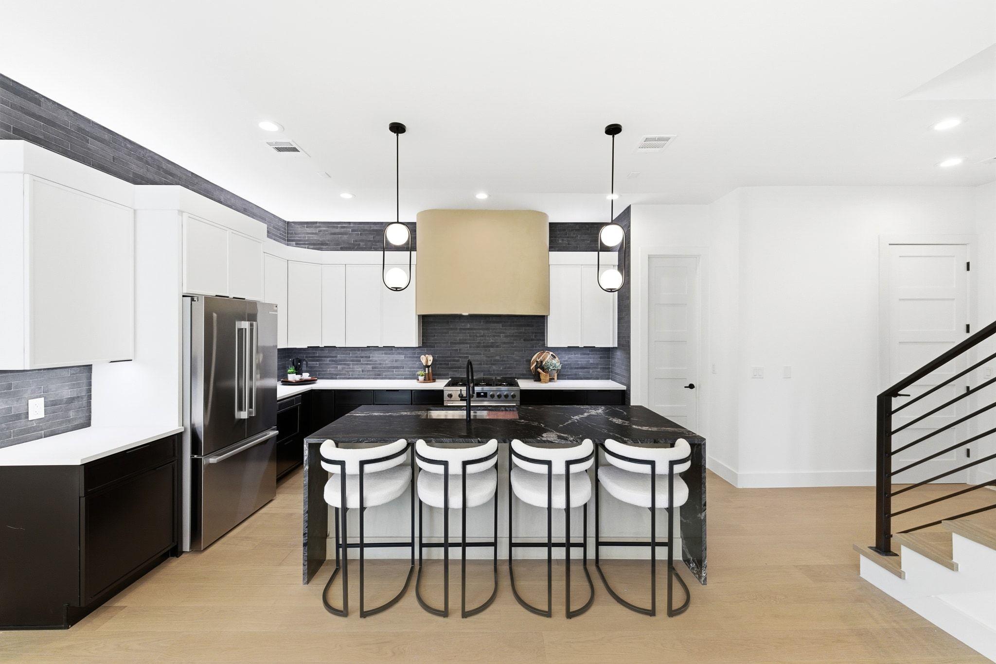 711 Kinney Ave, Austin, TX 78704