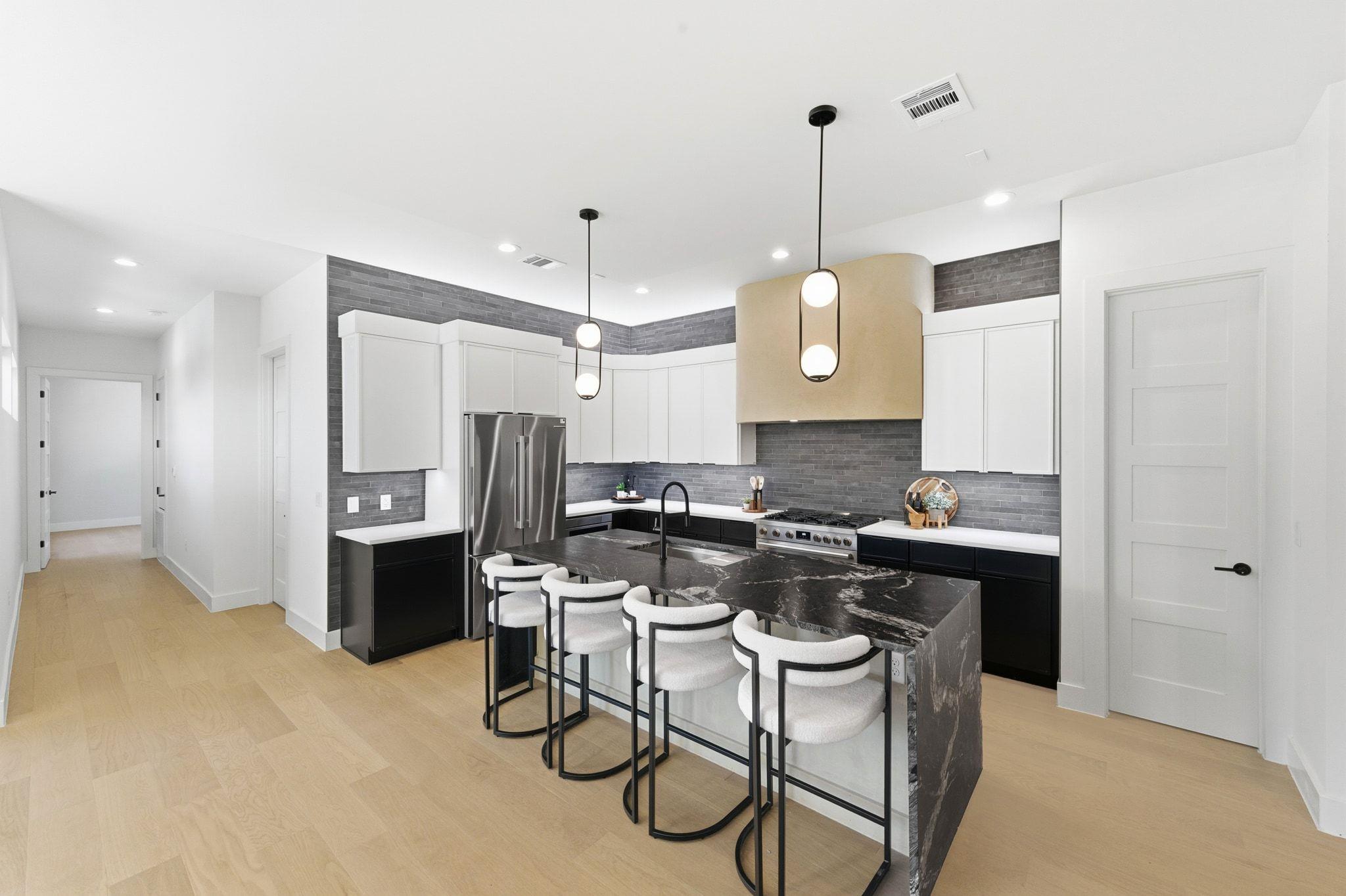 711 Kinney Ave, Austin, TX 78704