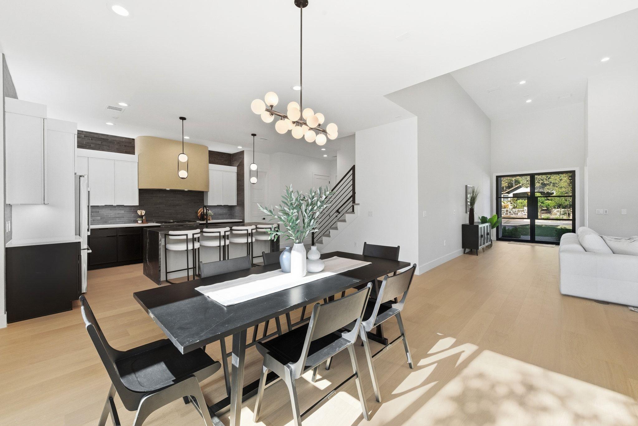 711 Kinney Ave, Austin, TX 78704