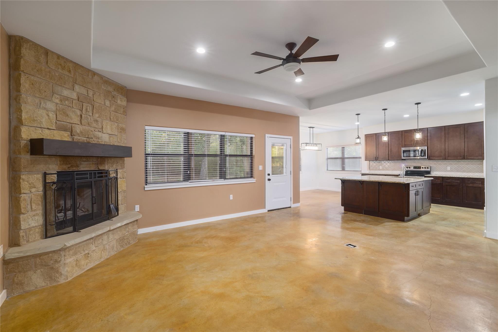 122 N Pohakea Dr, Bastrop, TX 78602