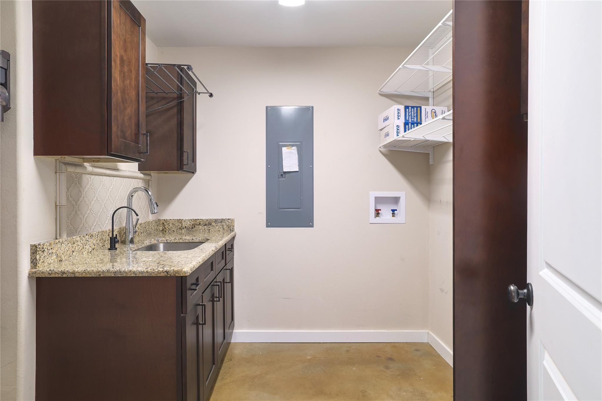 122 N Pohakea Dr, Bastrop, TX 78602