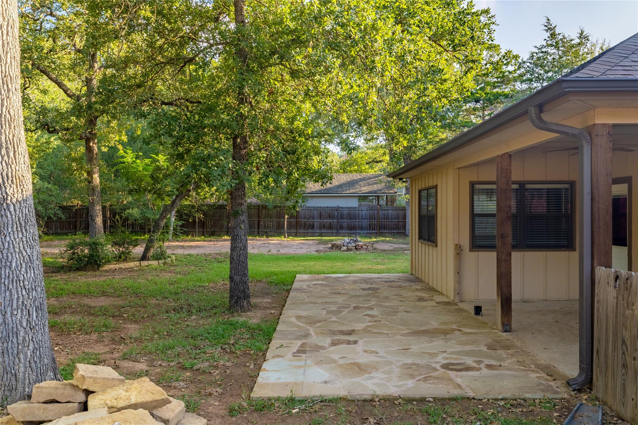 122 N Pohakea Dr, Bastrop, TX 78602