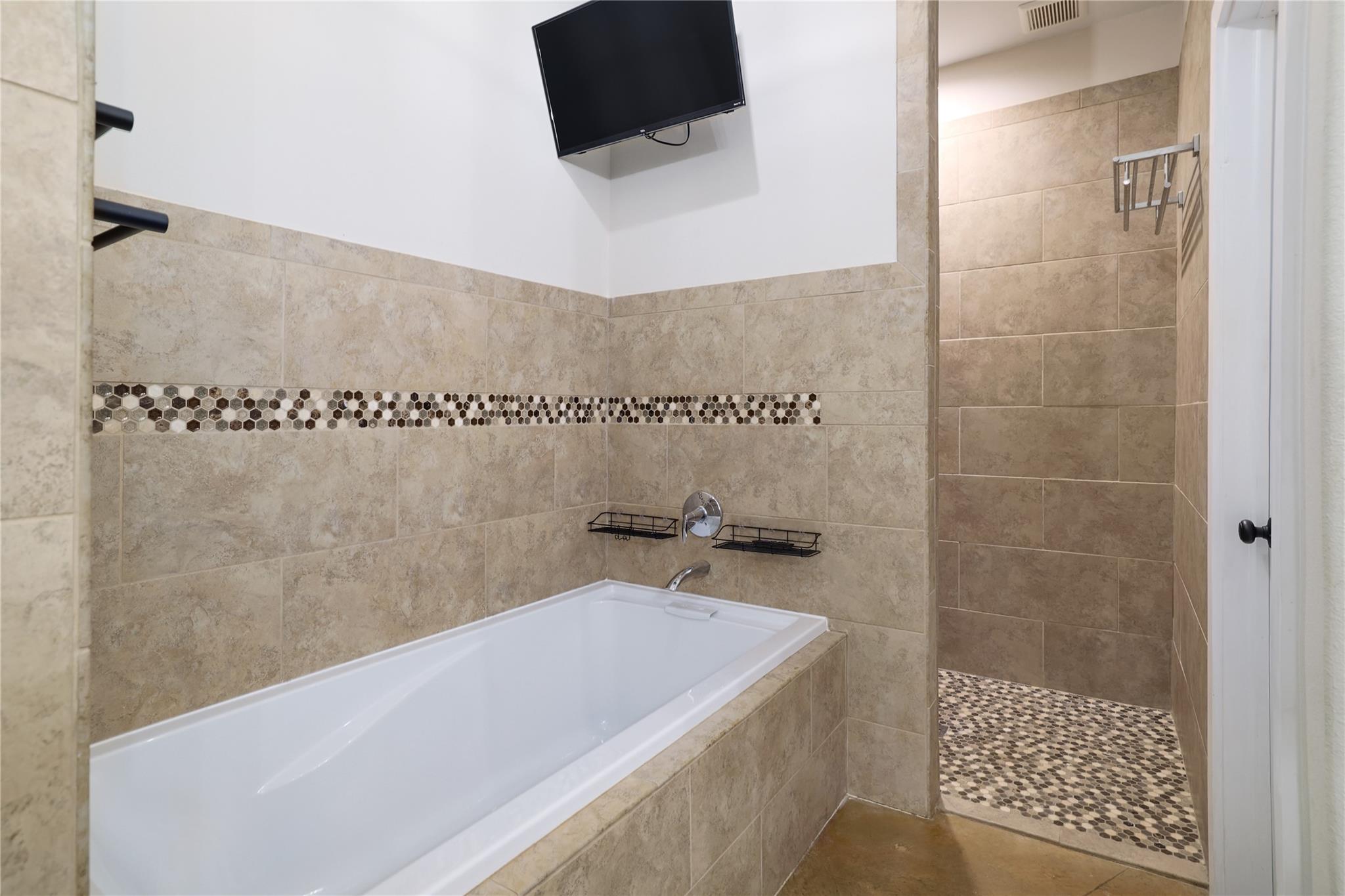 122 N Pohakea Dr, Bastrop, TX 78602