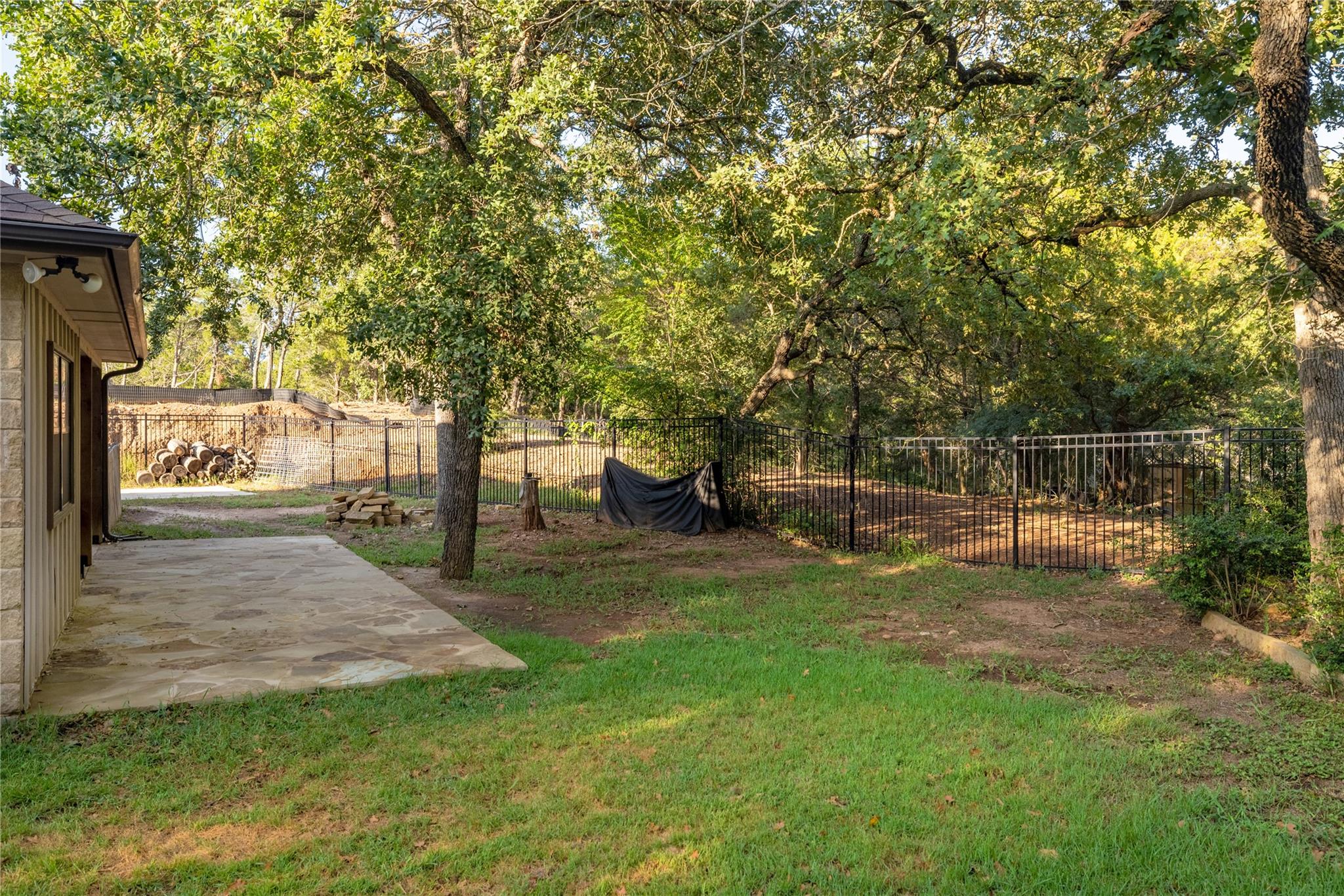 122 N Pohakea Dr, Bastrop, TX 78602