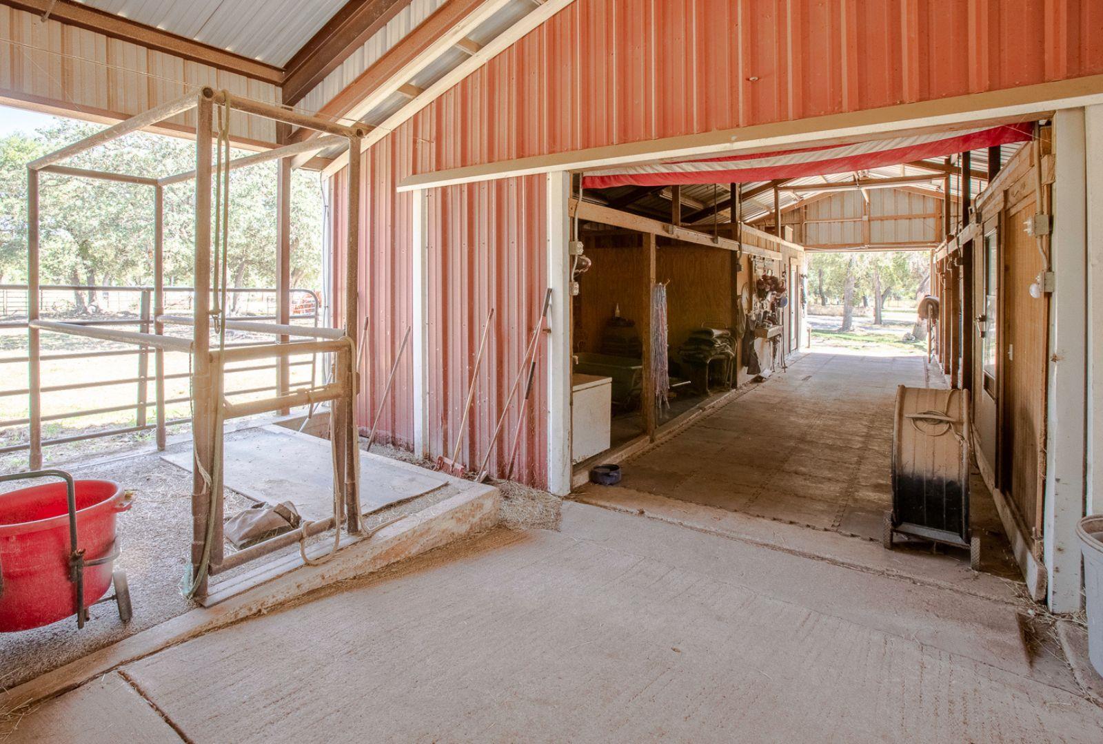 2010 County Road 233, Florence, TX 76527