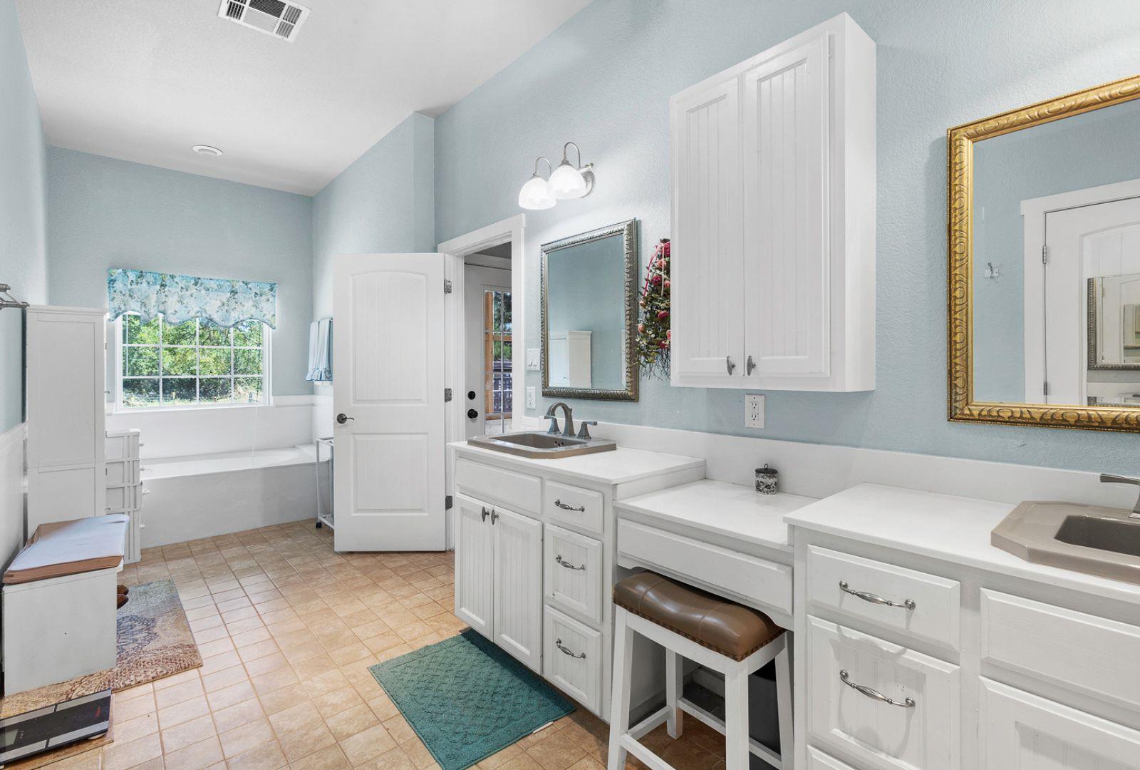 2010 County Road 233, Florence, TX 76527