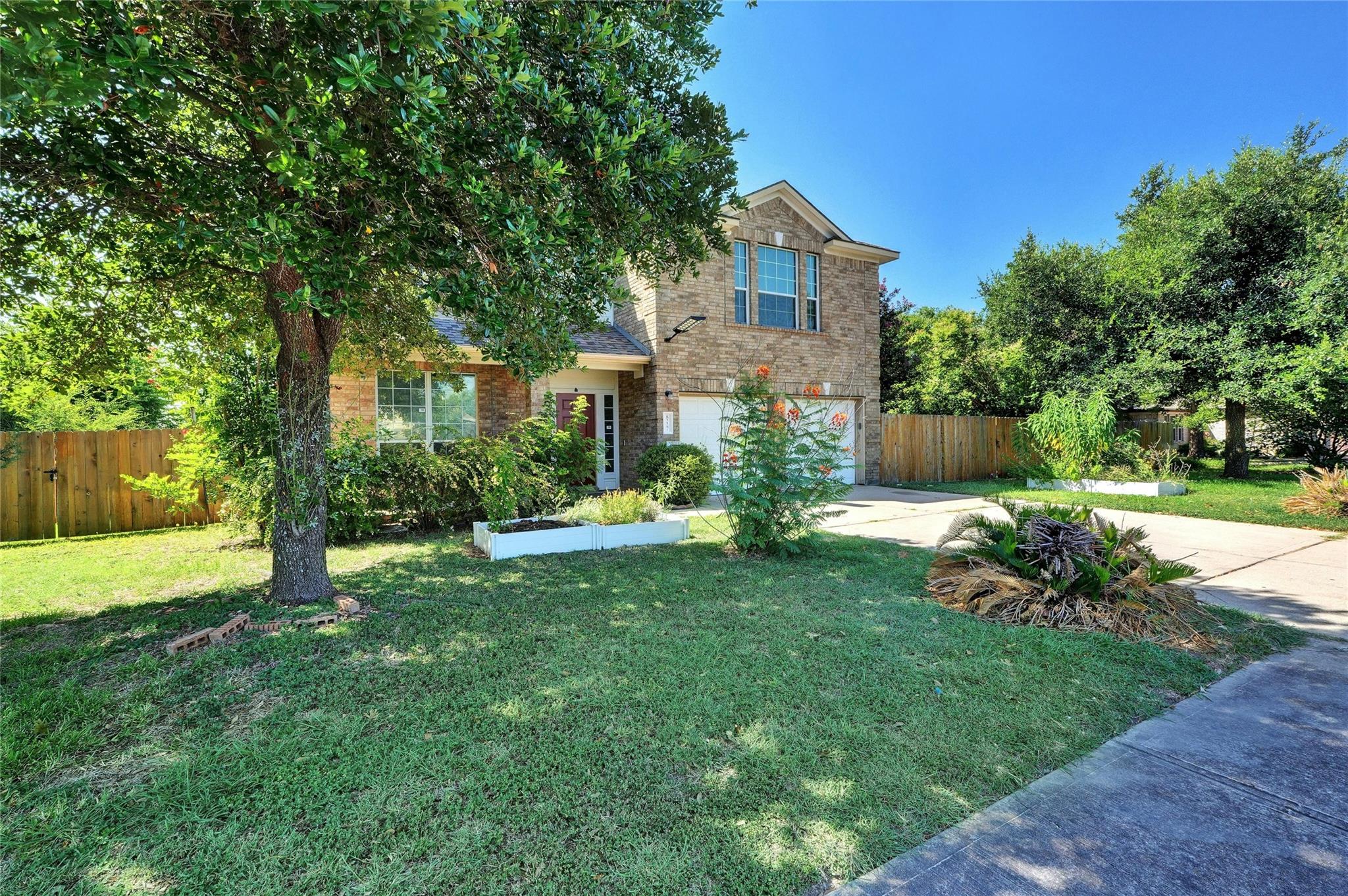 8227 Liberty Walk Dr, Round Rock, TX 78681