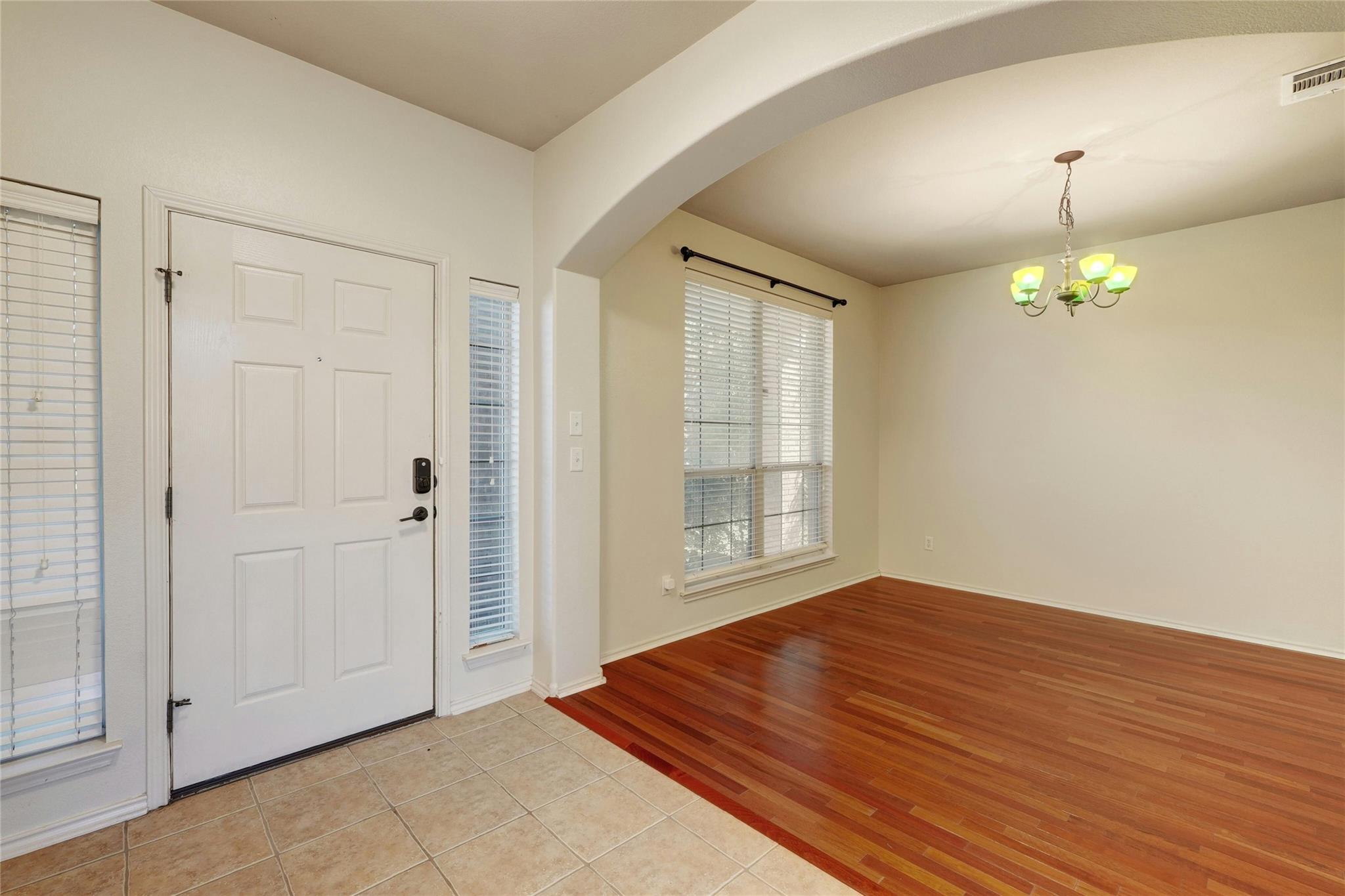 8227 Liberty Walk Dr, Round Rock, TX 78681