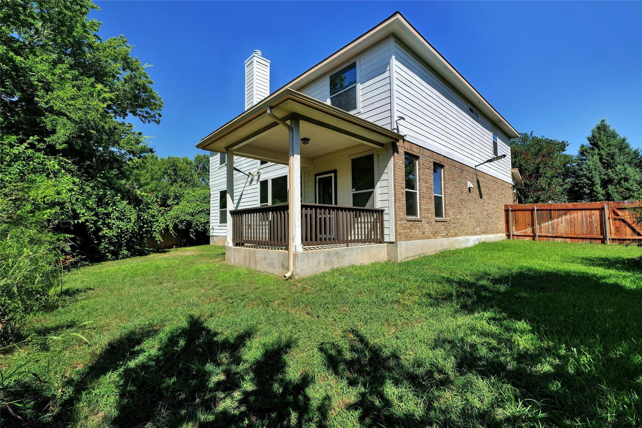 8227 Liberty Walk Dr, Round Rock, TX 78681