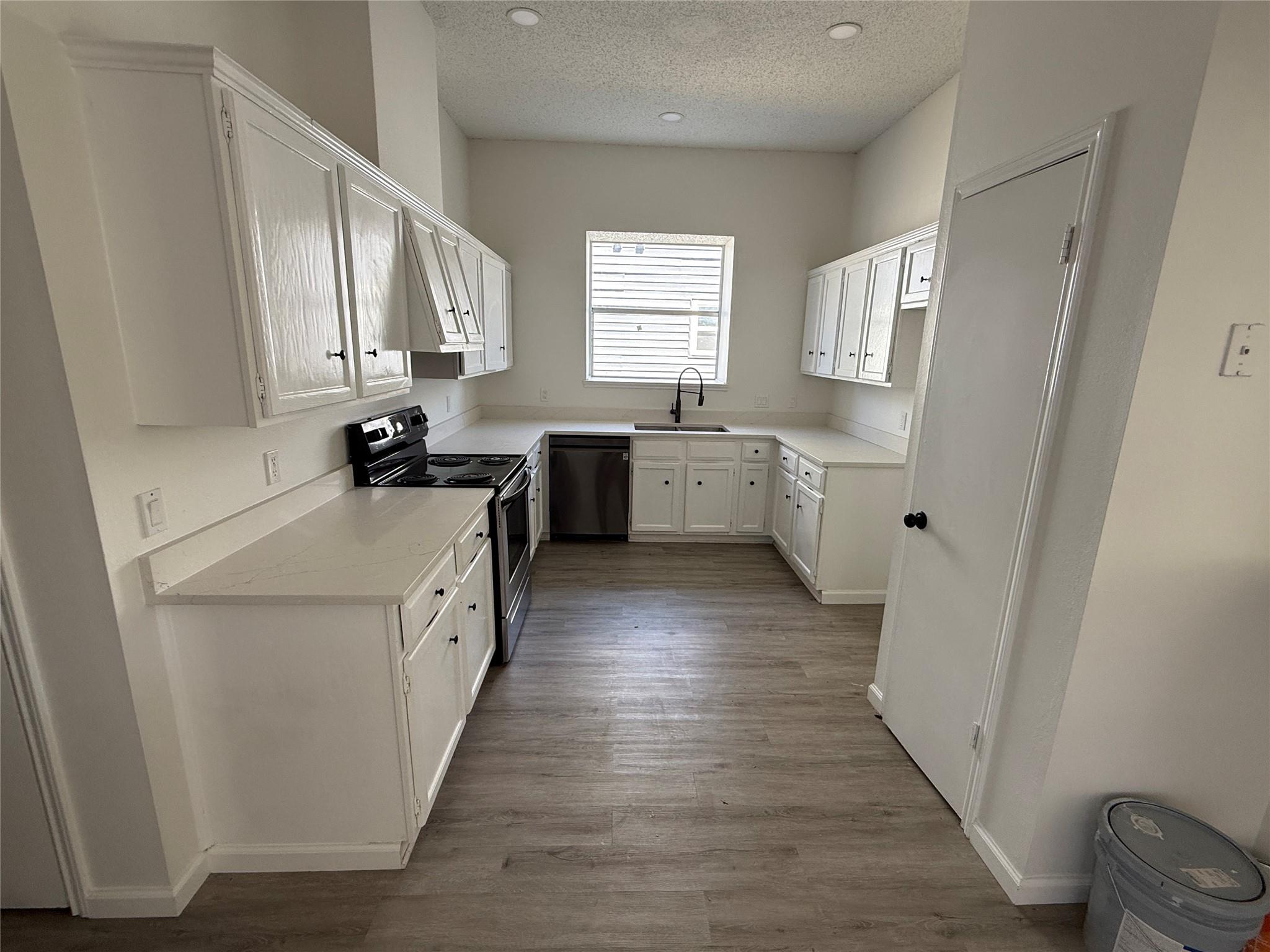 2102 Toulouse Dr, Austin, TX 78748