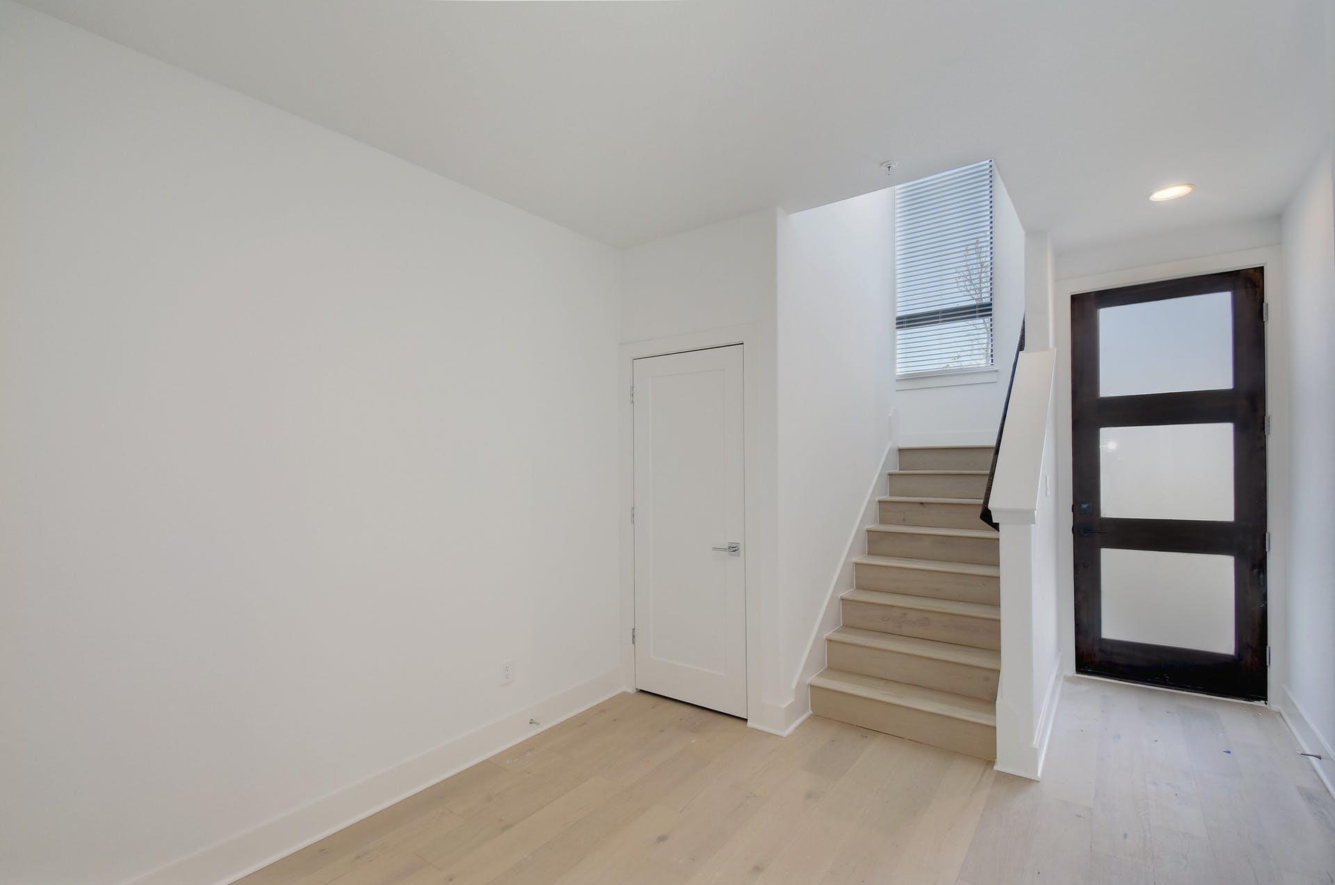 2050 Lohmans Spur Rd # 402, Austin, TX 78734