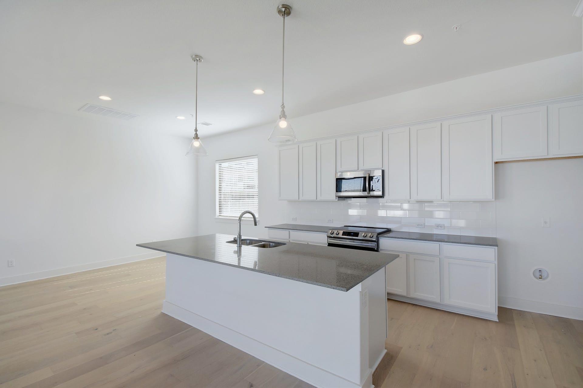 2050 Lohmans Spur Rd # 402, Austin, TX 78734