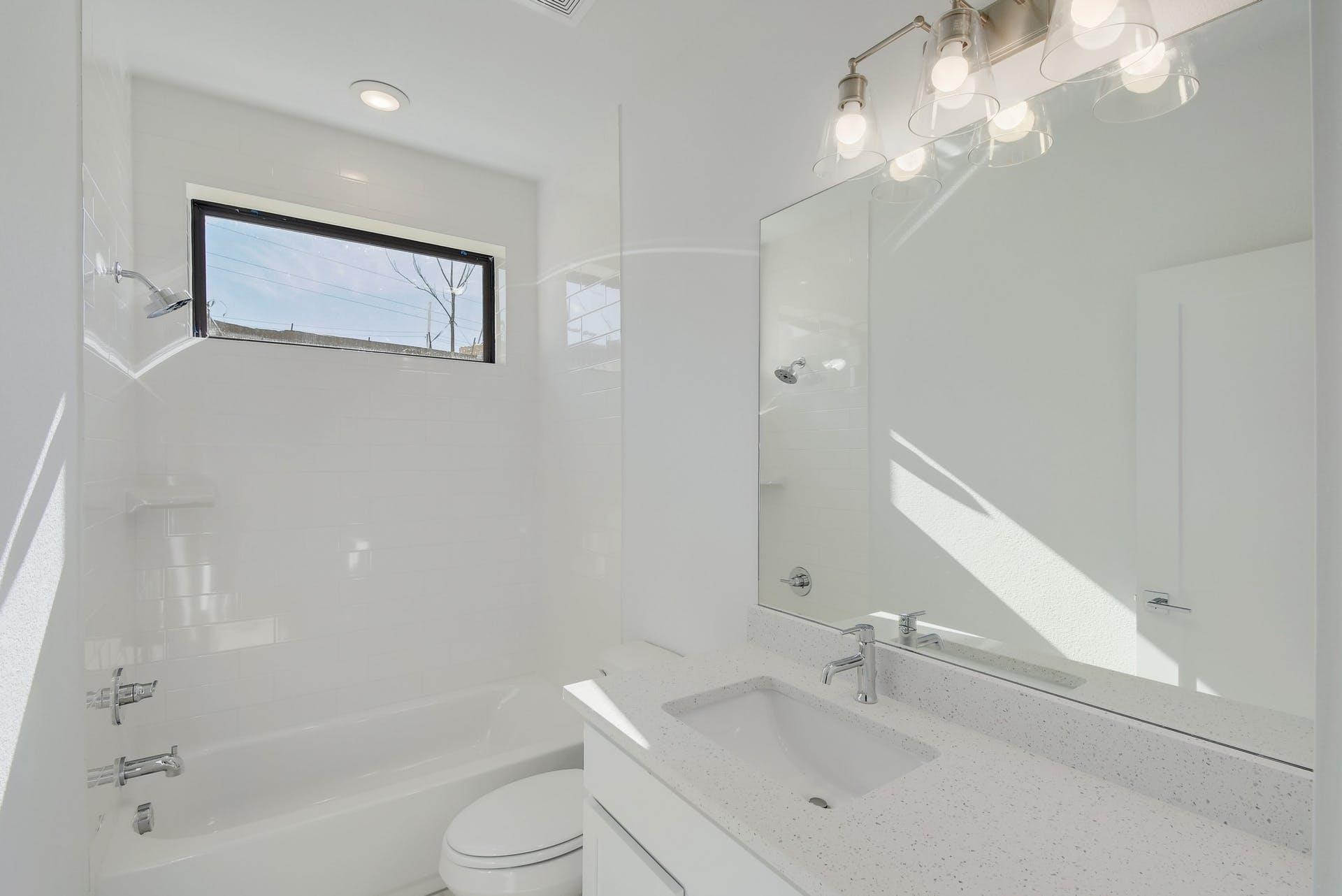 2050 Lohmans Spur Rd # 402, Austin, TX 78734