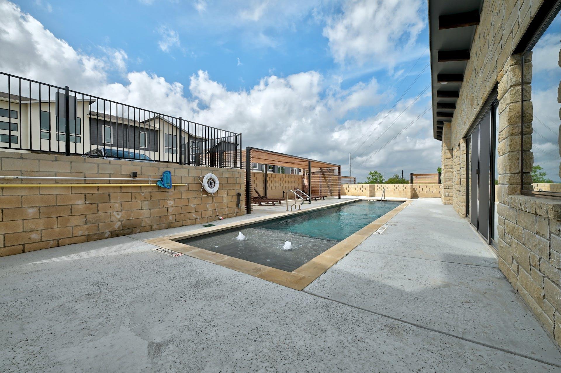 2050 Lohmans Spur Rd # 402, Austin, TX 78734