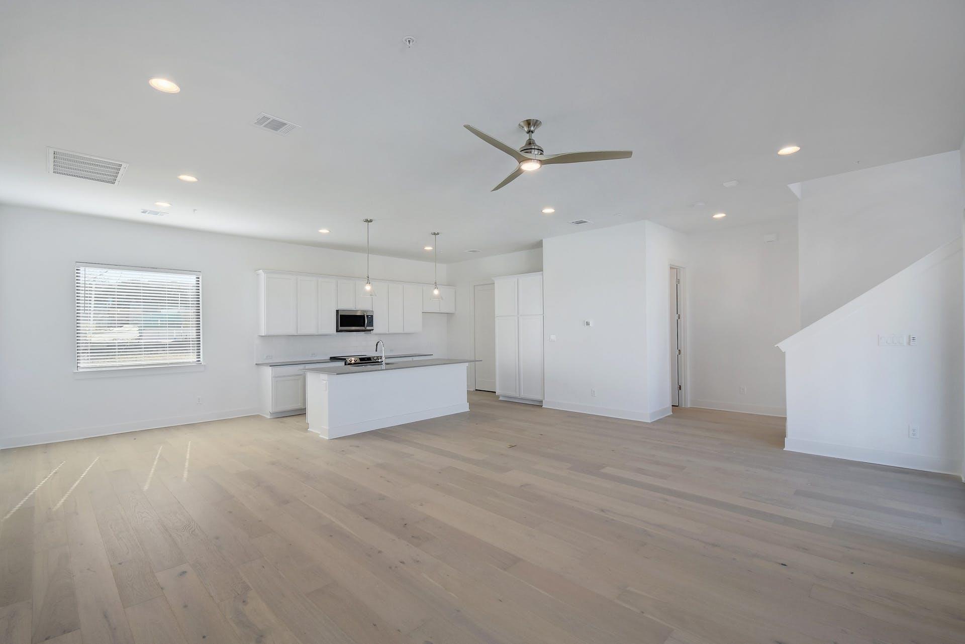 2050 Lohmans Spur Rd # 402, Austin, TX 78734