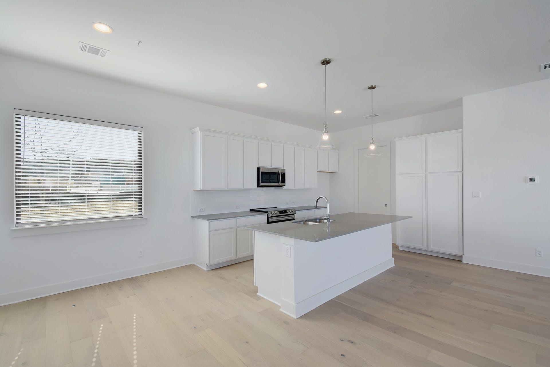 2050 Lohmans Spur Rd # 402, Austin, TX 78734