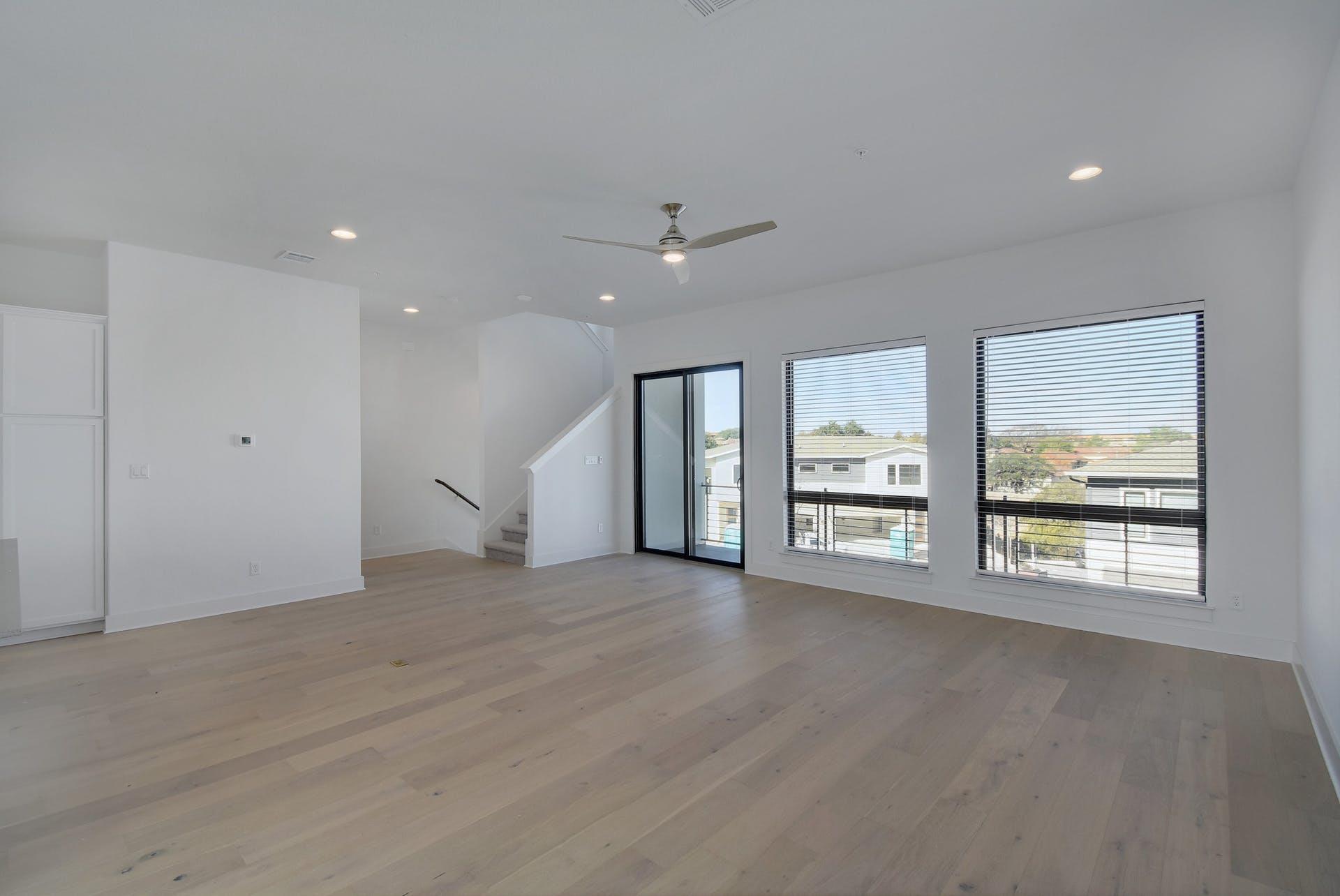 2050 Lohmans Spur Rd # 402, Austin, TX 78734