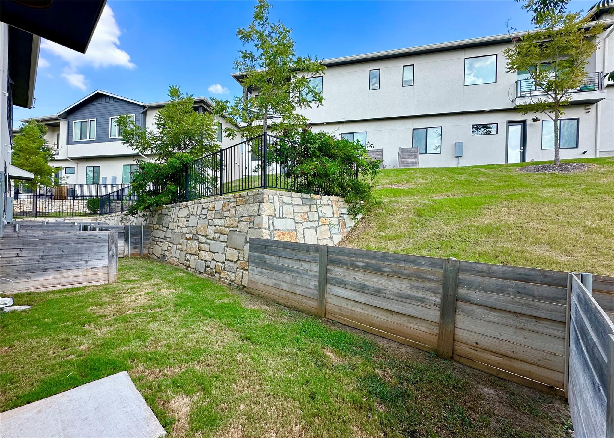 2050 Lohmans Spur Rd # 402, Austin, TX 78734