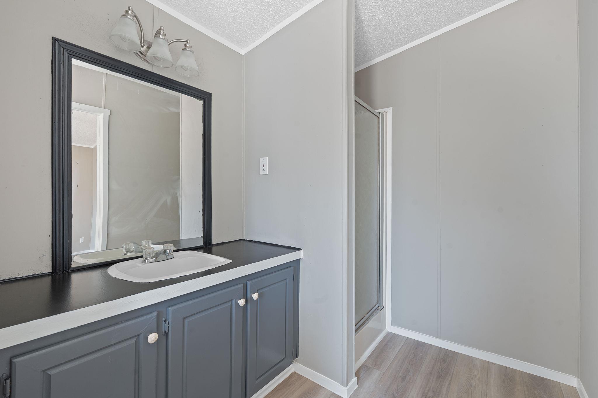 1385 Pettytown Rd, Dale, TX 78616