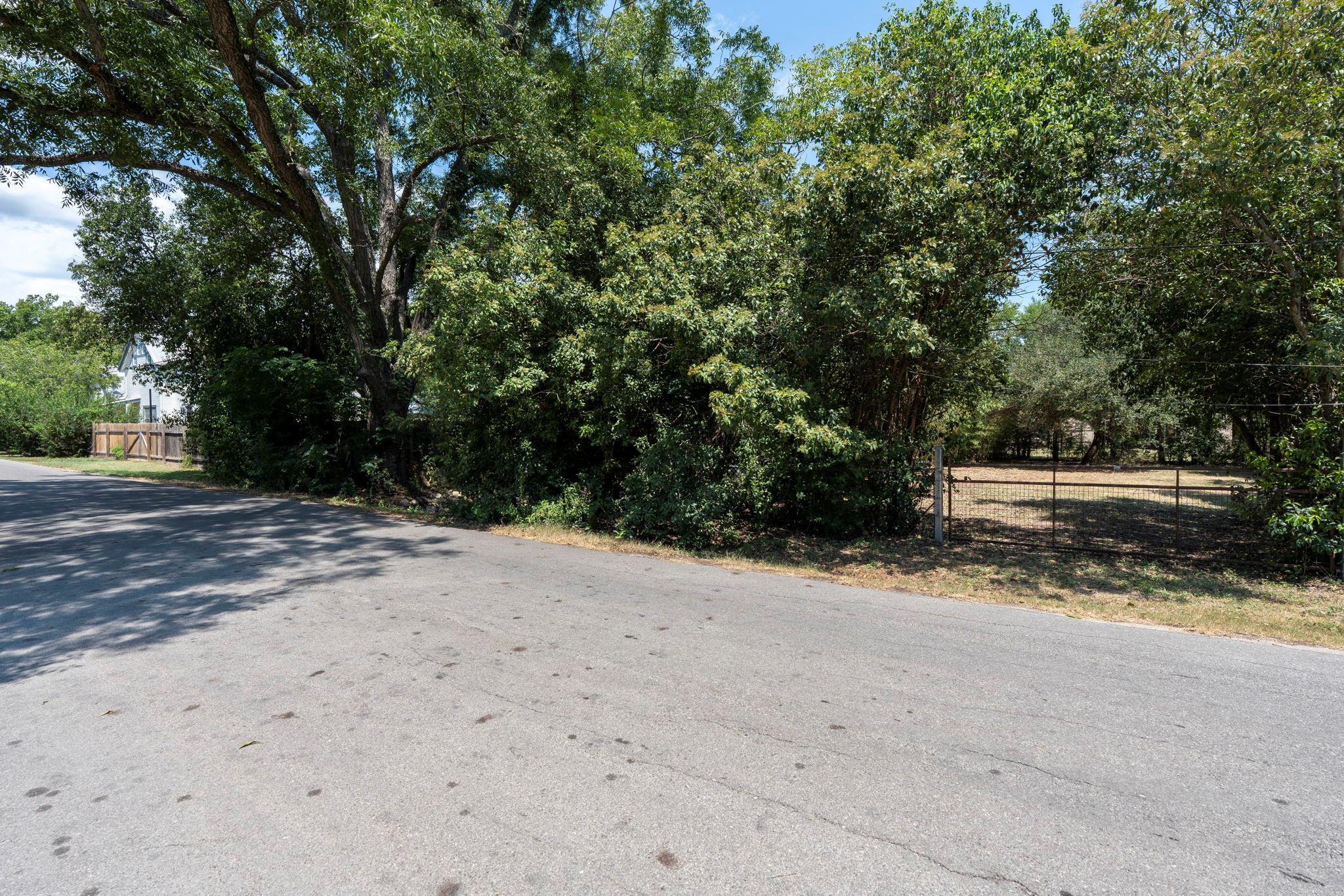 408 East St, Buda, TX 78610