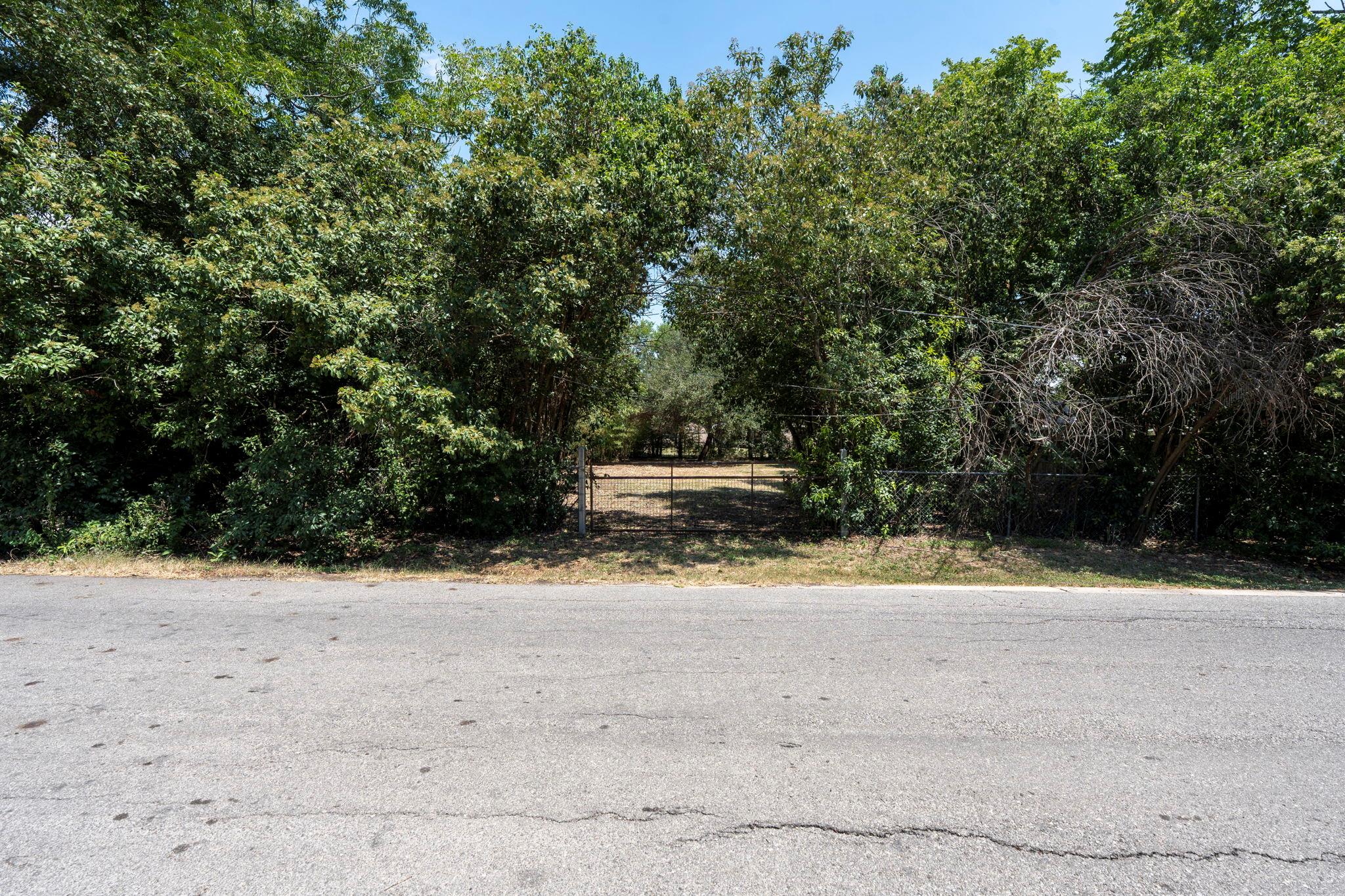 408 East St, Buda, TX 78610