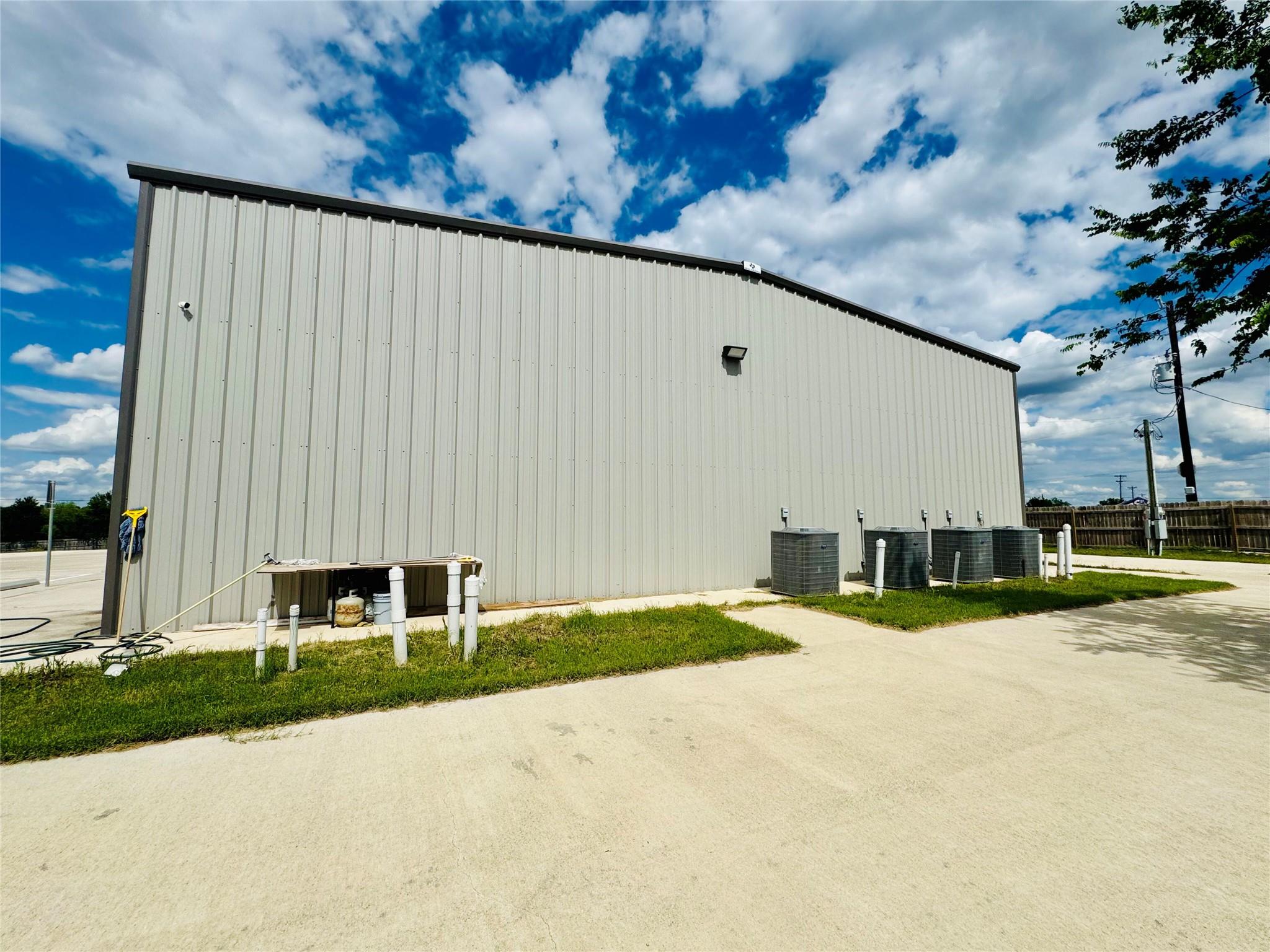 4090 Williamson Rd, Buda, TX 78610