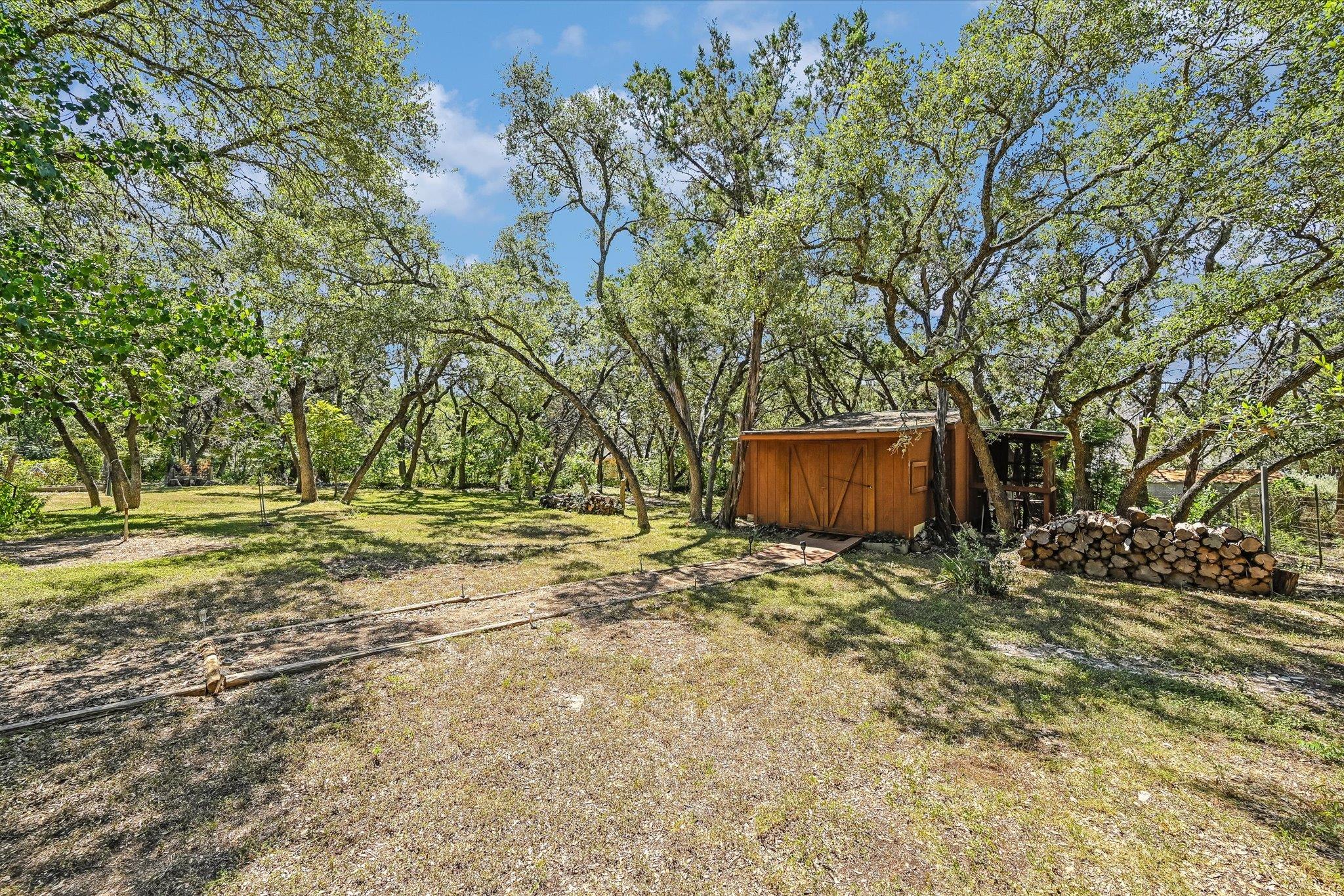 611 Mountain Crest Dr, Wimberley, TX 78676