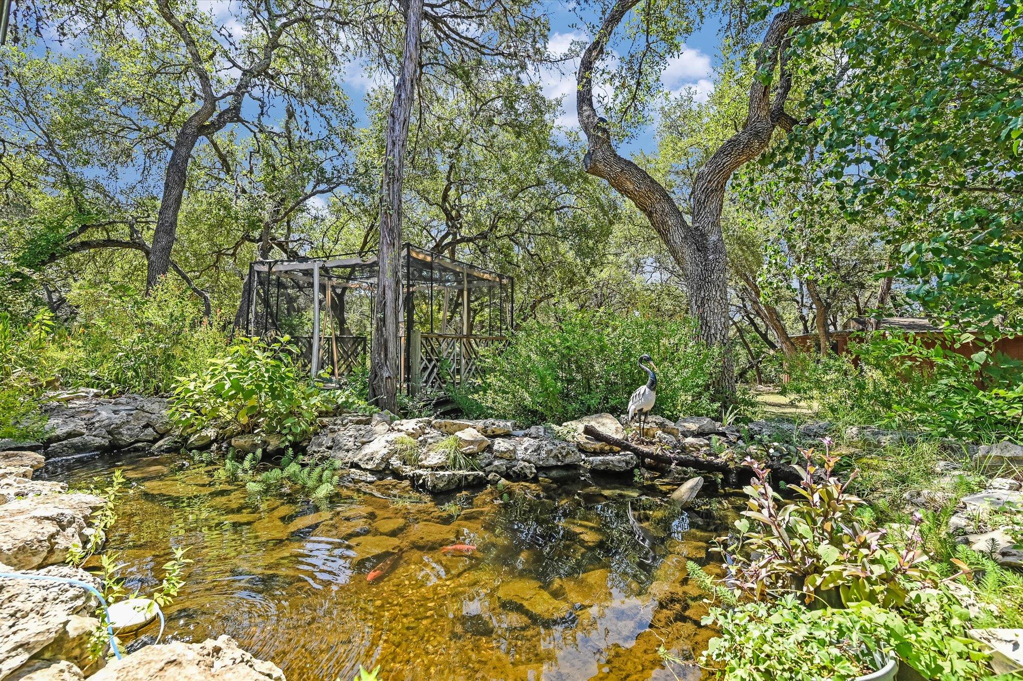 611 Mountain Crest Dr, Wimberley, TX 78676