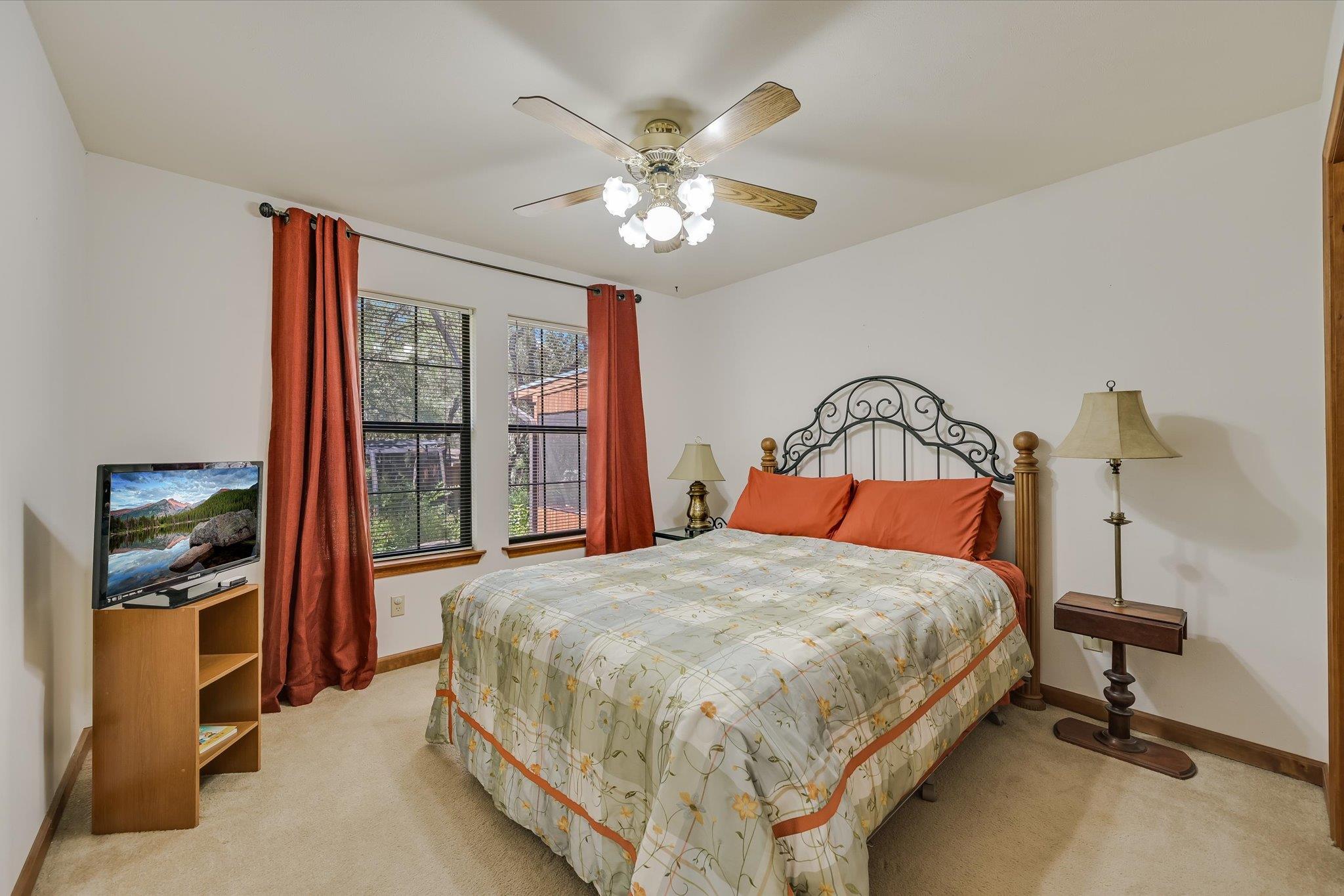 611 Mountain Crest Dr, Wimberley, TX 78676