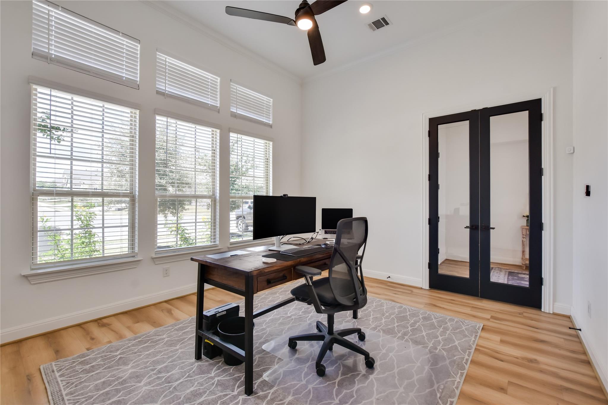 373 Washington Dr, Kyle, TX 78640