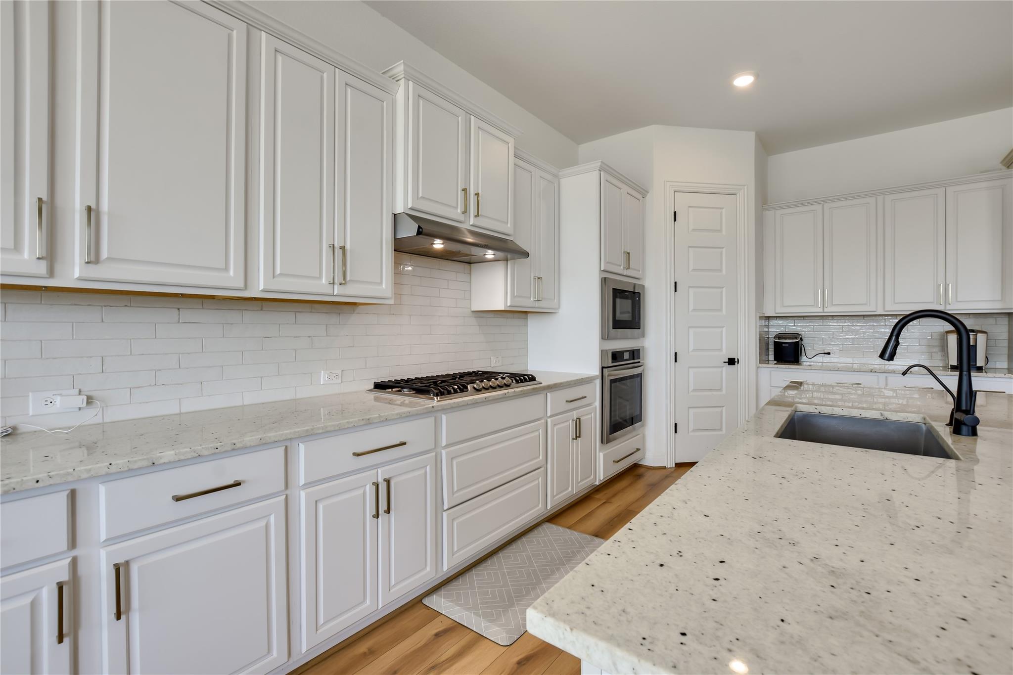 373 Washington Dr, Kyle, TX 78640