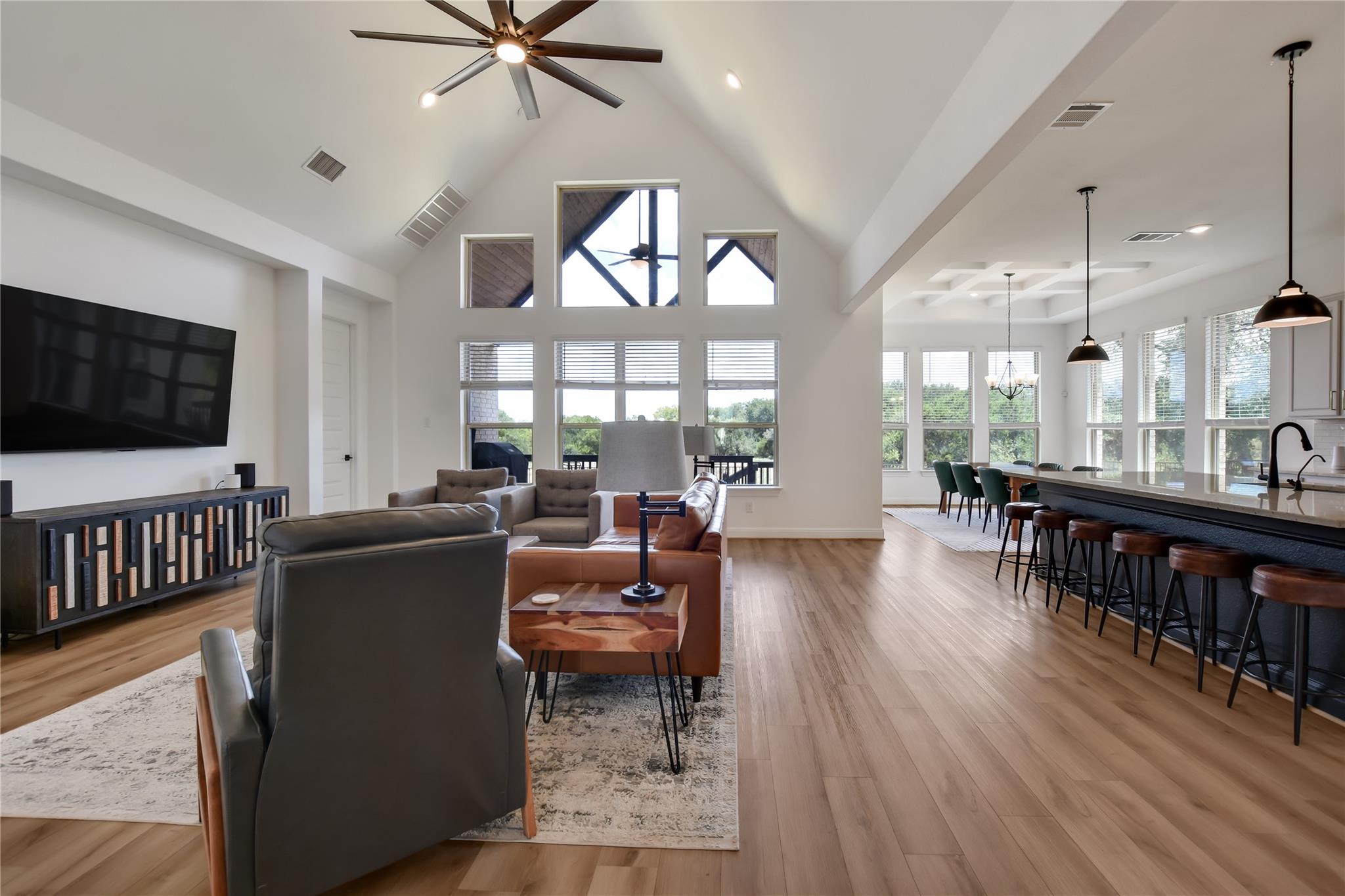 373 Washington Dr, Kyle, TX 78640