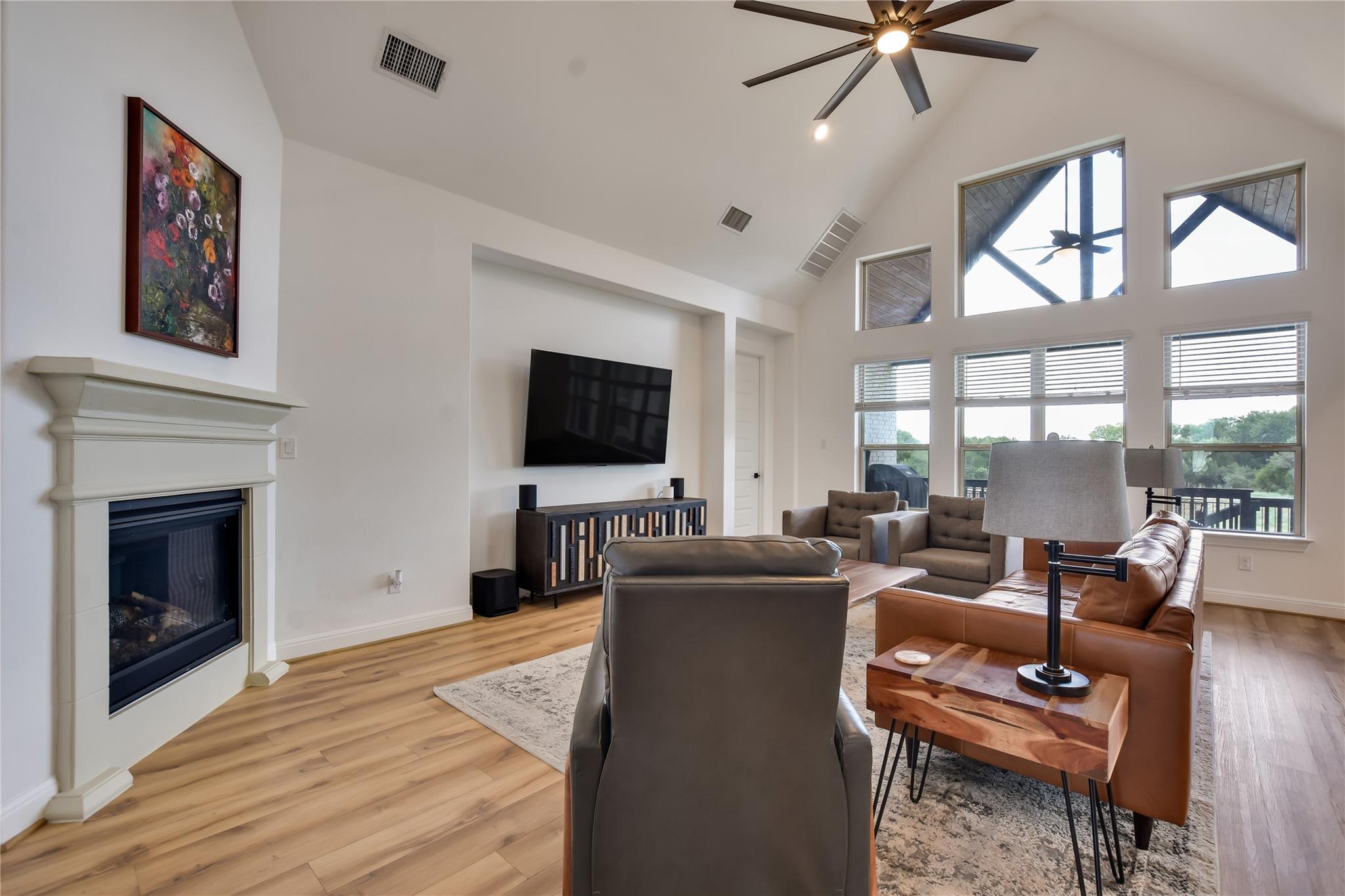 373 Washington Dr, Kyle, TX 78640