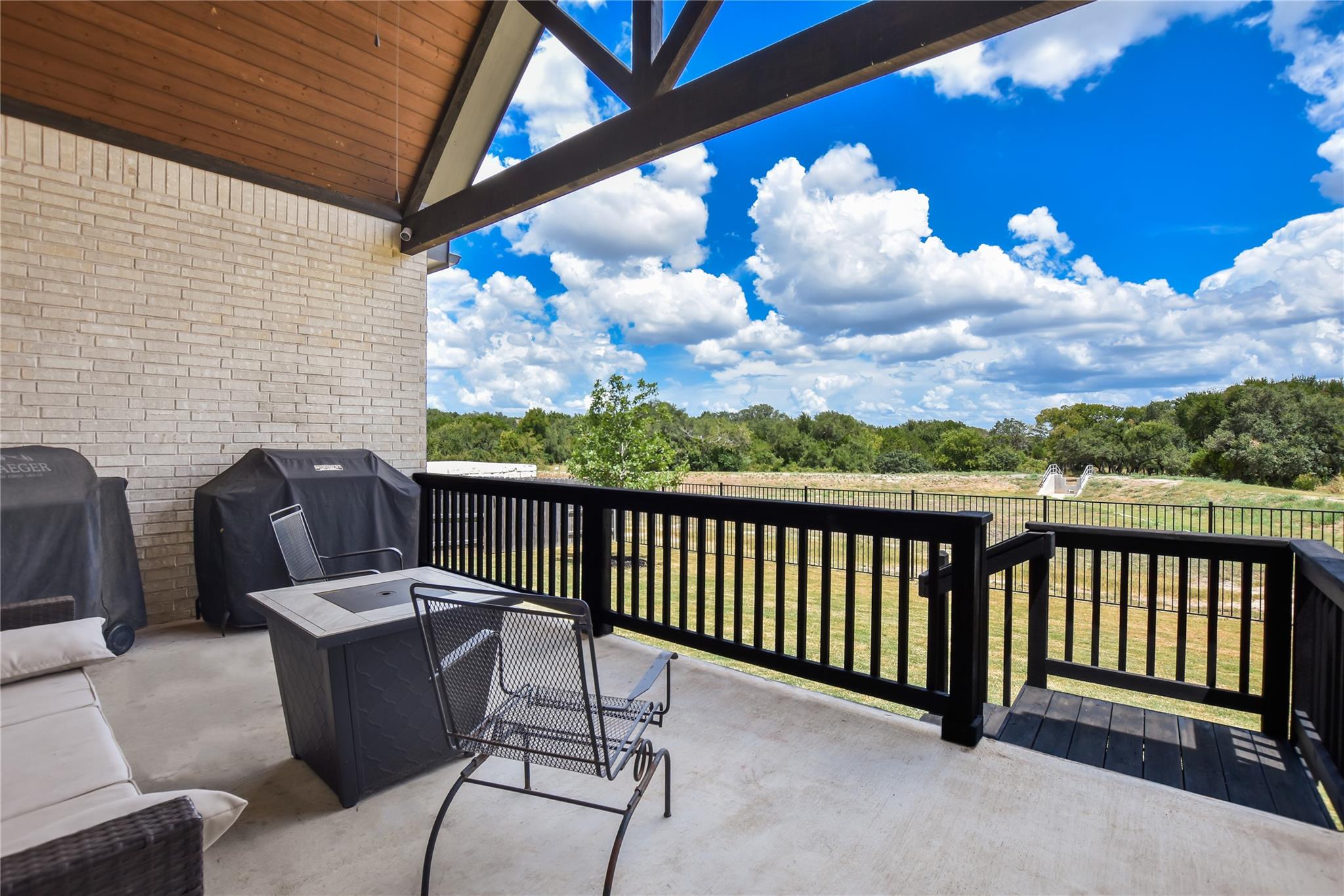 373 Washington Dr, Kyle, TX 78640