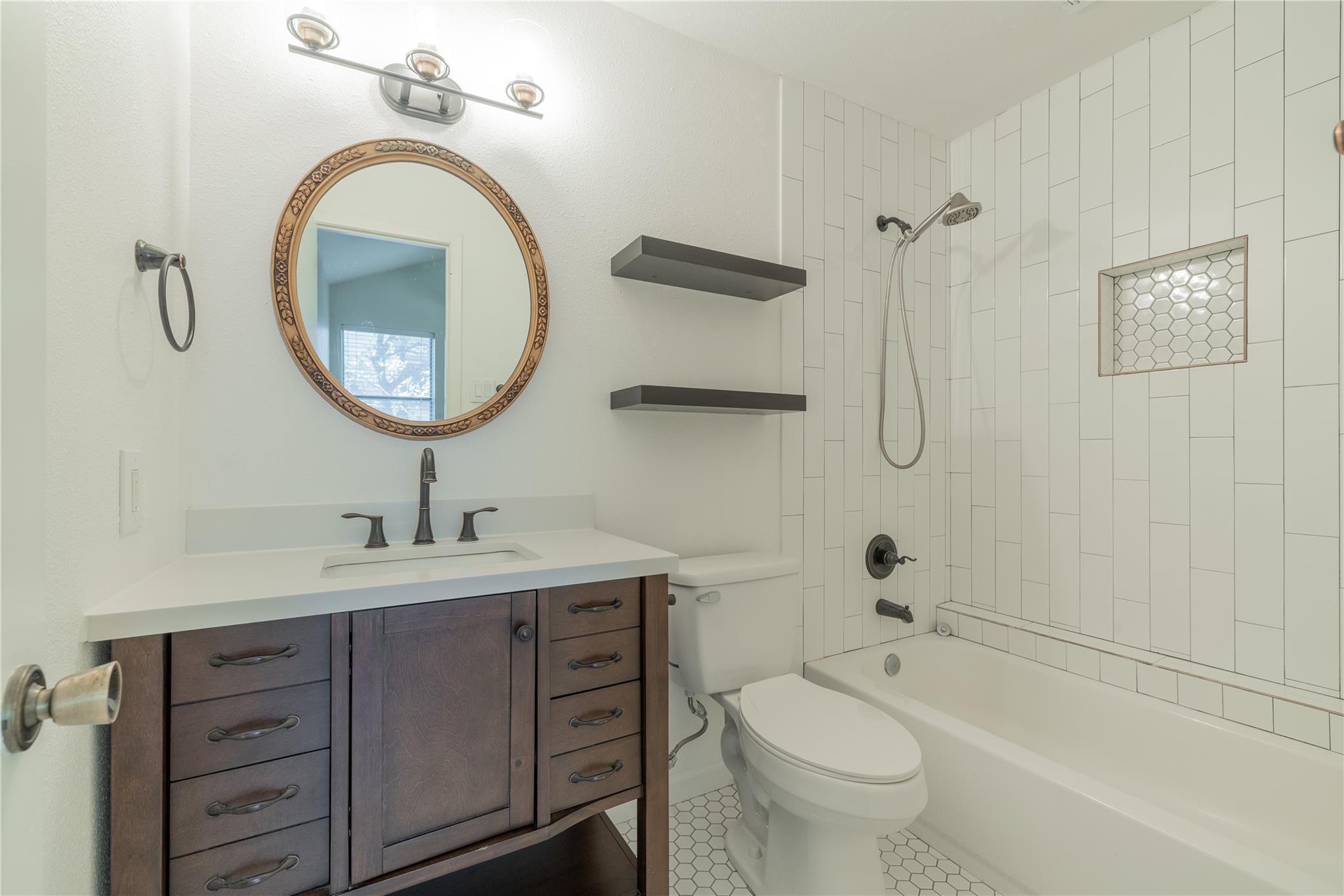 1411 Gracy Farms Ln # 121, Austin, TX 78758