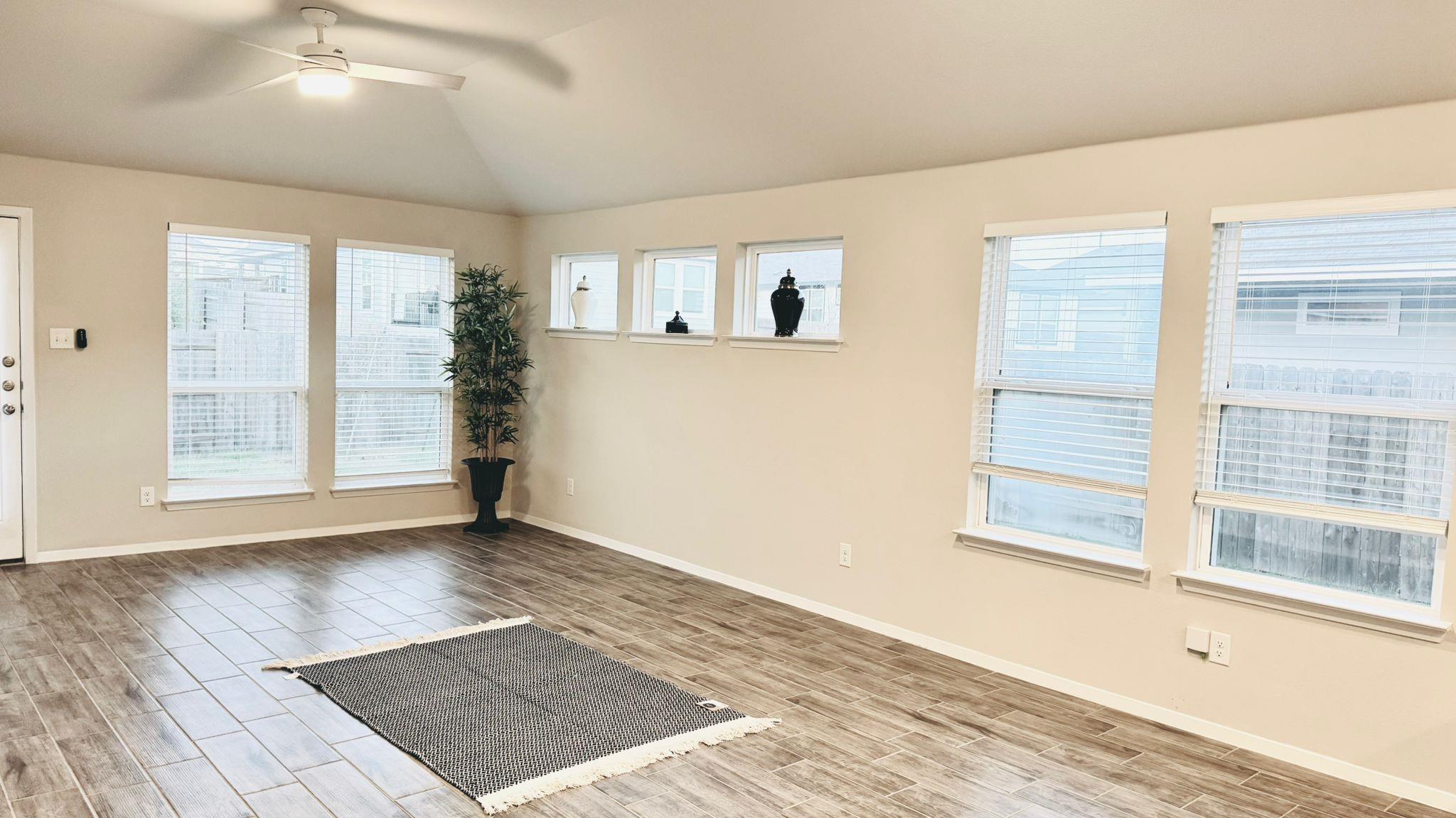 212 Rollingwood Dr, San Marcos, TX 78666