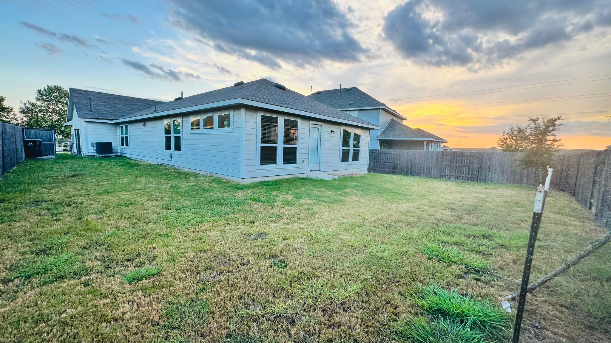 212 Rollingwood Dr, San Marcos, TX 78666