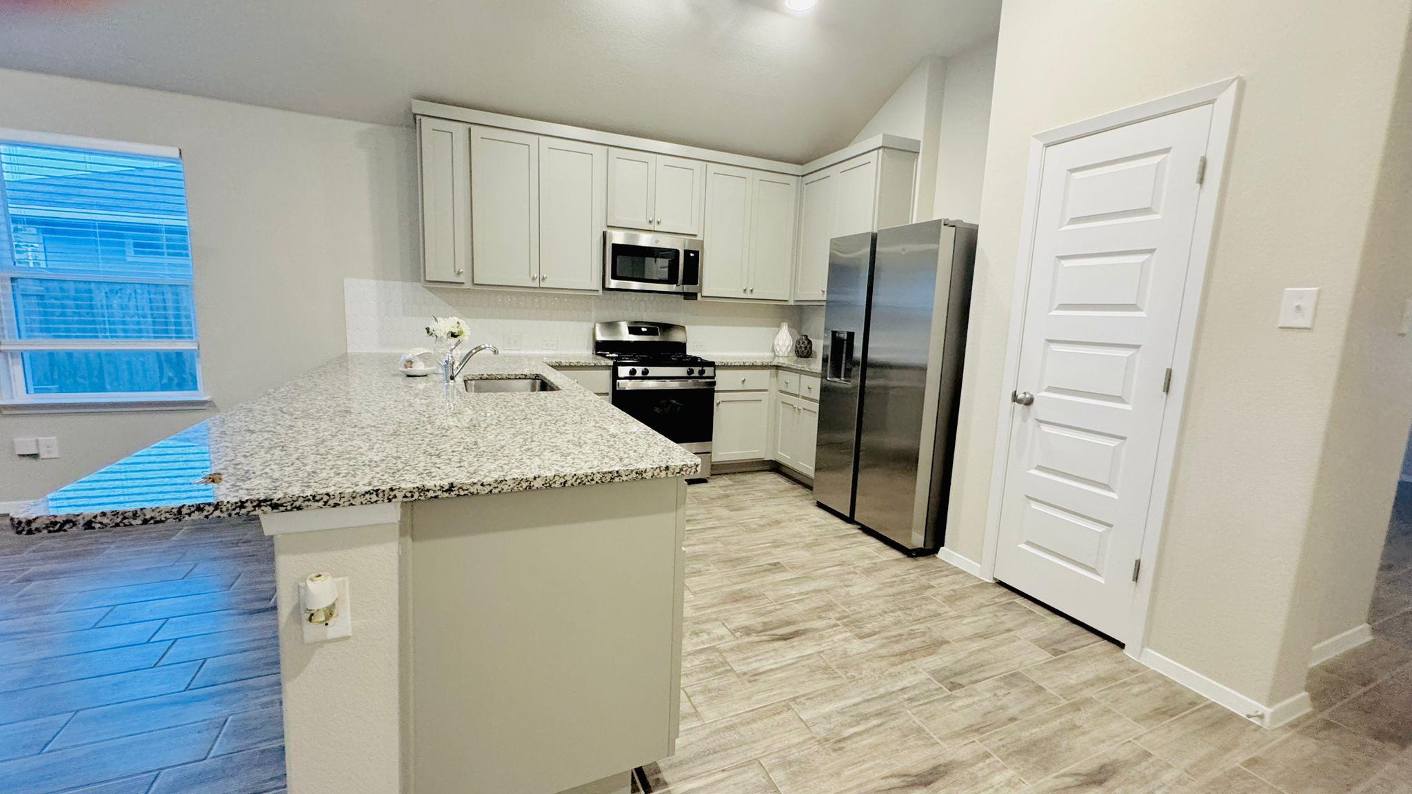 212 Rollingwood Dr, San Marcos, TX 78666